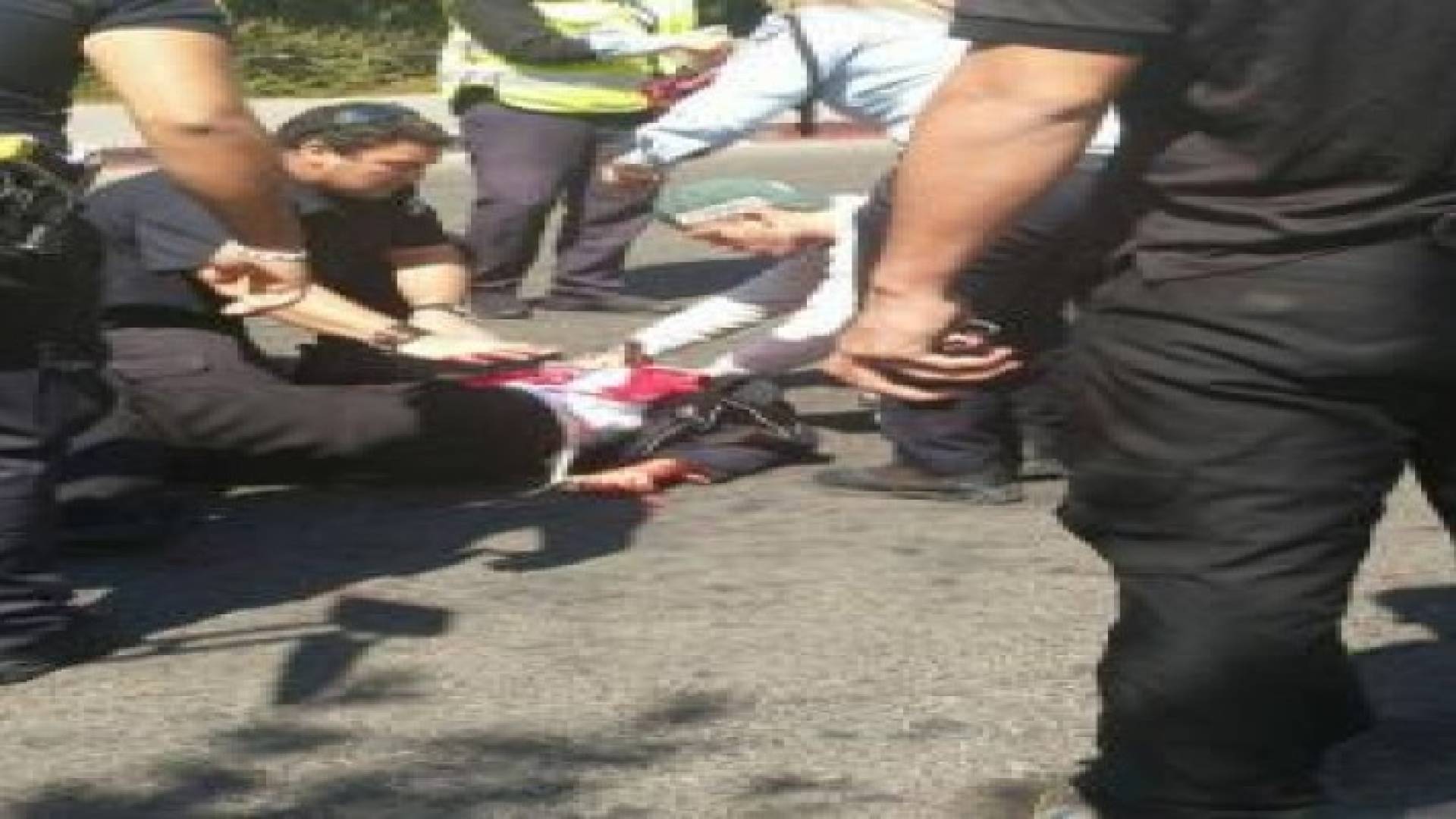 بالصور والفيديو: إصابة خطيرة لمستوطن تعرض للطعن في القدس المحتلة