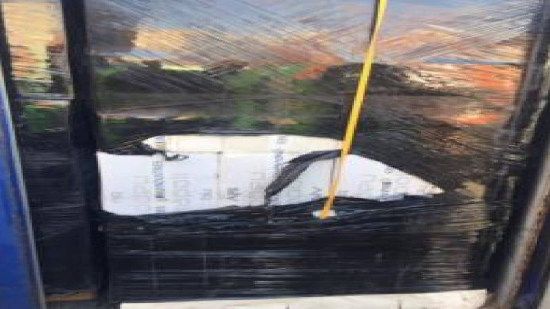 احباط تهريب دخان بقيمة 5 ملايين دينار في العقبة.. صور