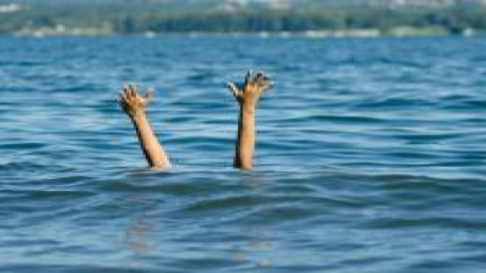 وفاة شاب غرقا في منطقة البحر الميت