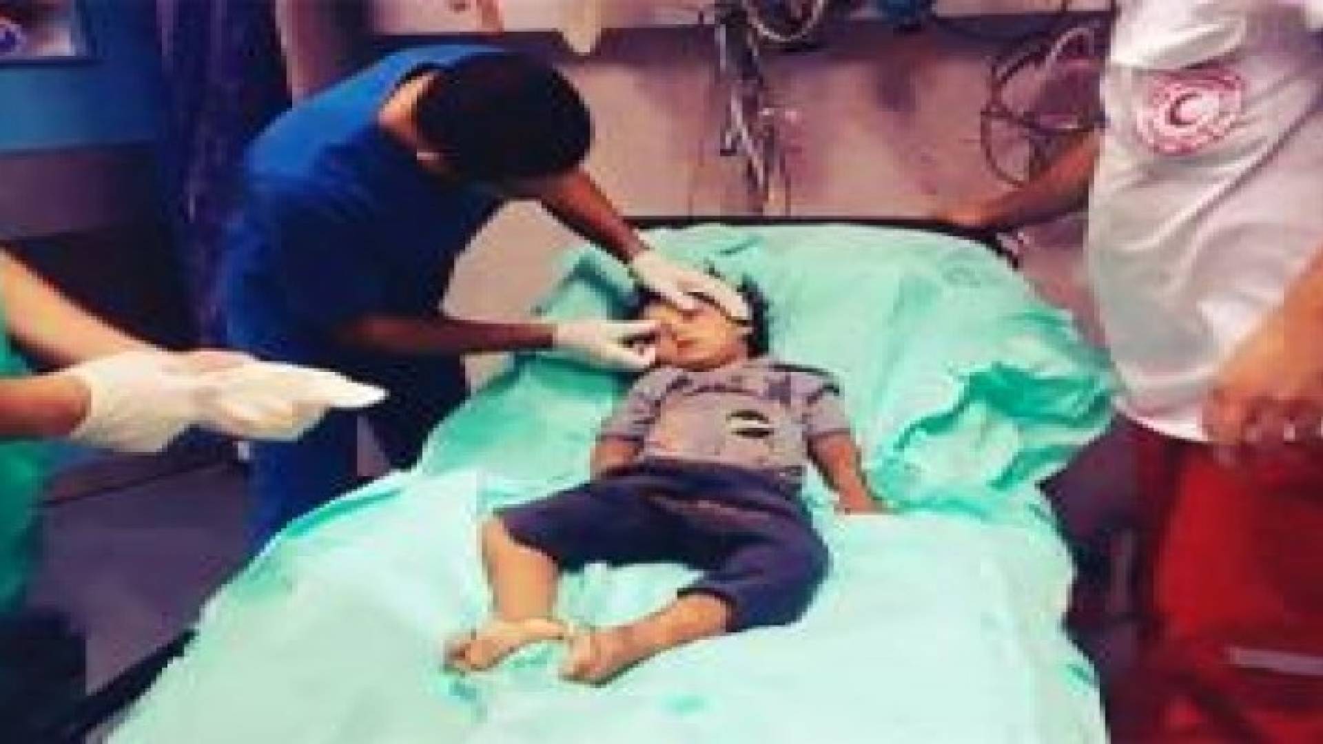 استشهاد أم وطفلتها في انهيار منزل نتيجة غارة إسرائيلية على غزة