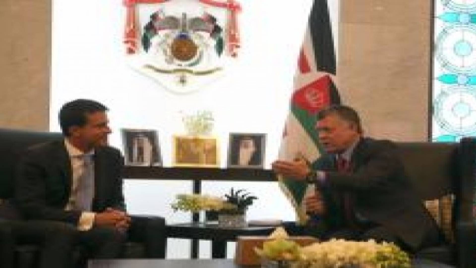 الملك يلتقي رئيس الوزراء الفرنسي