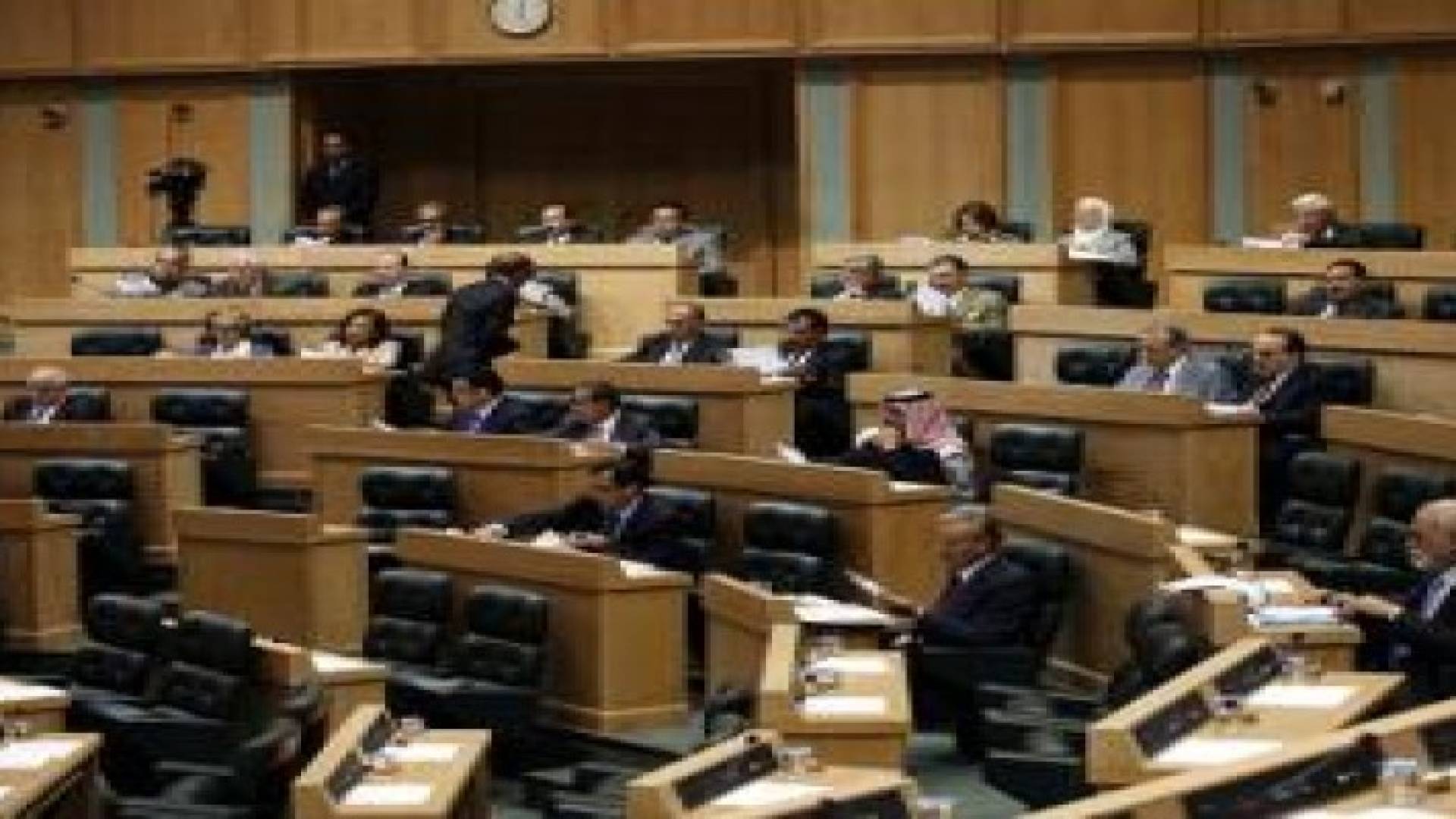اللجنة الادراية النيابية تبحث مطالب عمال جمرك عمان