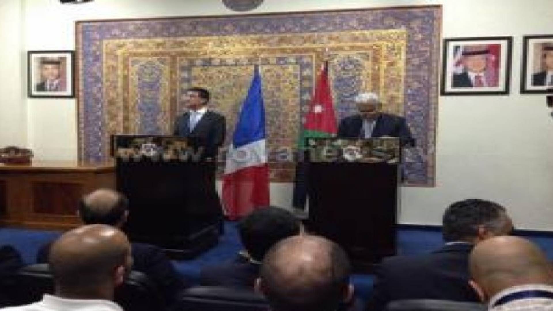 الأردن يوقع اتفاقيات مع فرنسا بقيمة 235 مليون يورو ..صور وتفاصيل