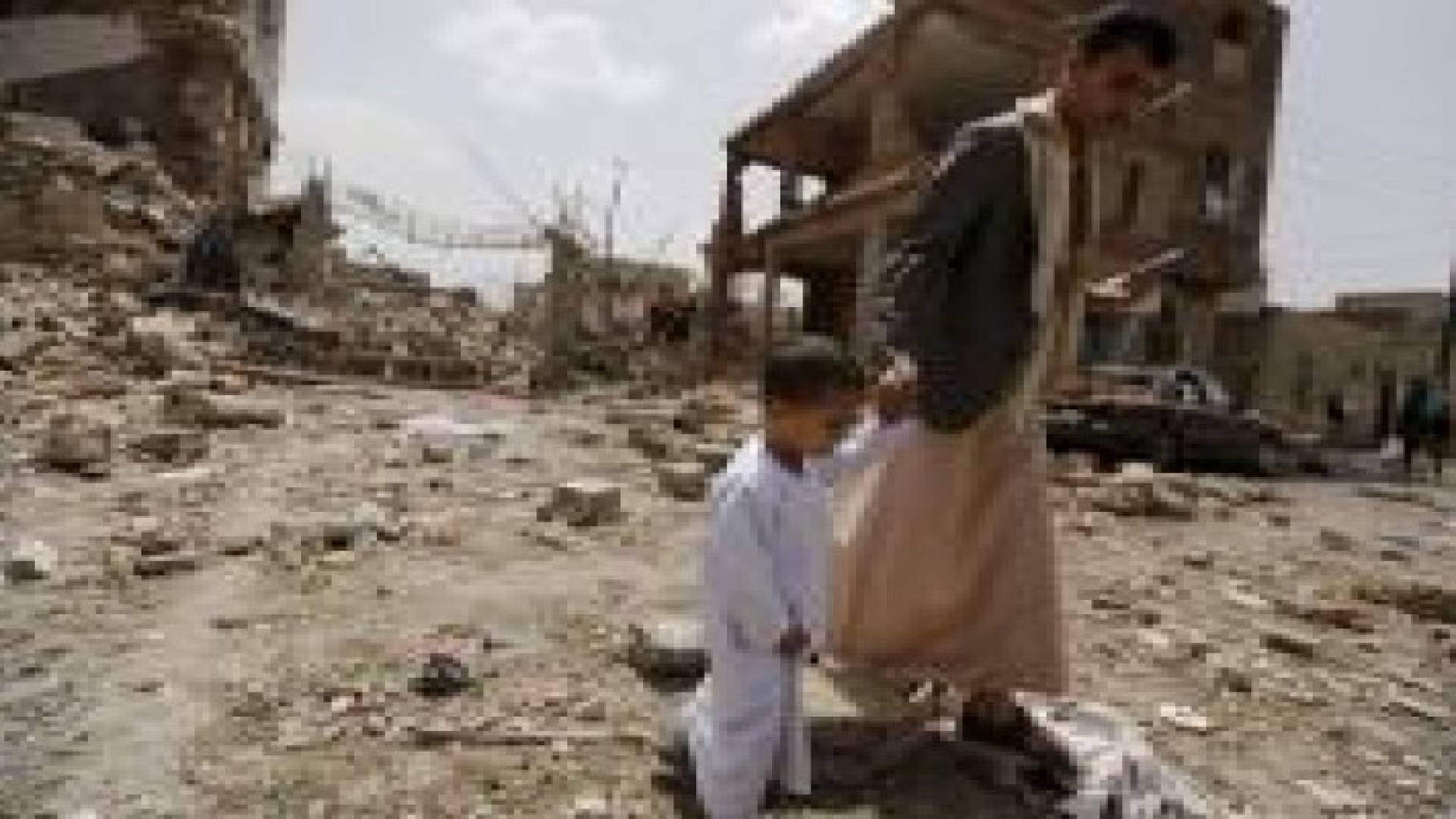 الحكومة اليمنية تنفي وجود خلاف بين بحاح وهادي.. والسعودية تزود جبهة مأرب بالأسلحة