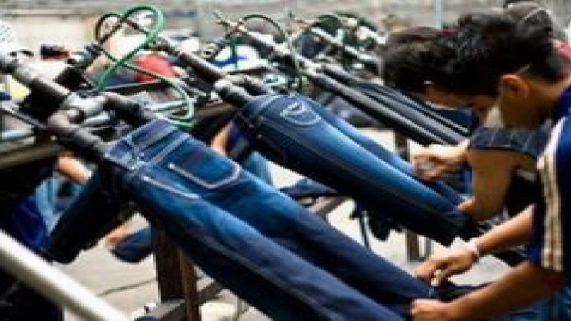 استثمار هندي لتشغيل مصنع إنتاج الألبسة في مجمع الضليل