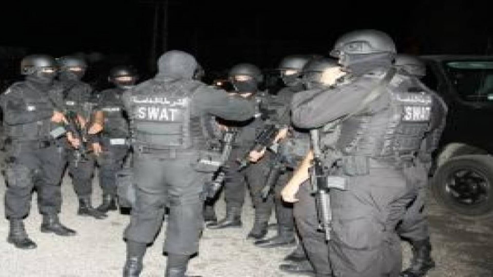 ضبط شخصين  و 10 آلاف حبة مخدرة في مداهمة أمنية بالبادية الشمالية