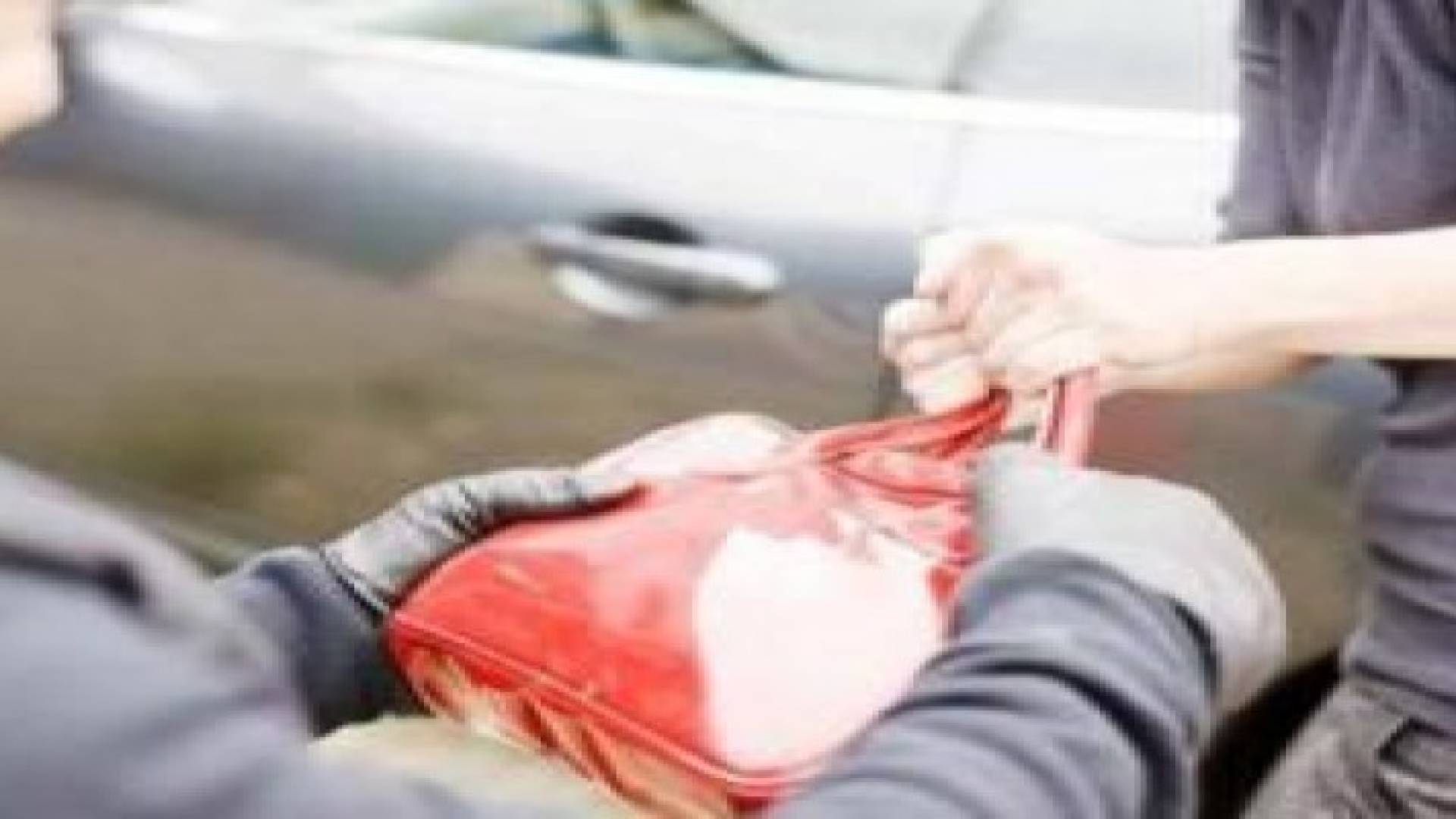 عمان : "الأمن" يلقي القبض على مركبة نشل حقائب سيدات