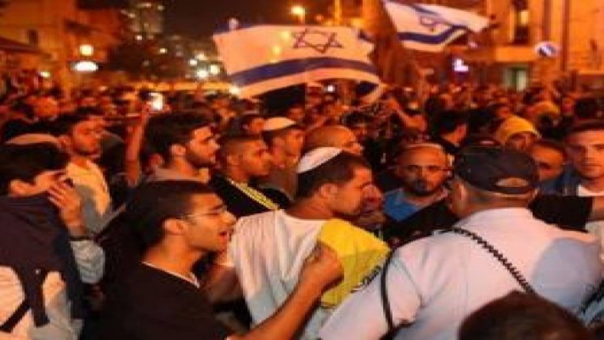 مستوطنون يطلقون النار على منازل المواطنين شرق الخليل