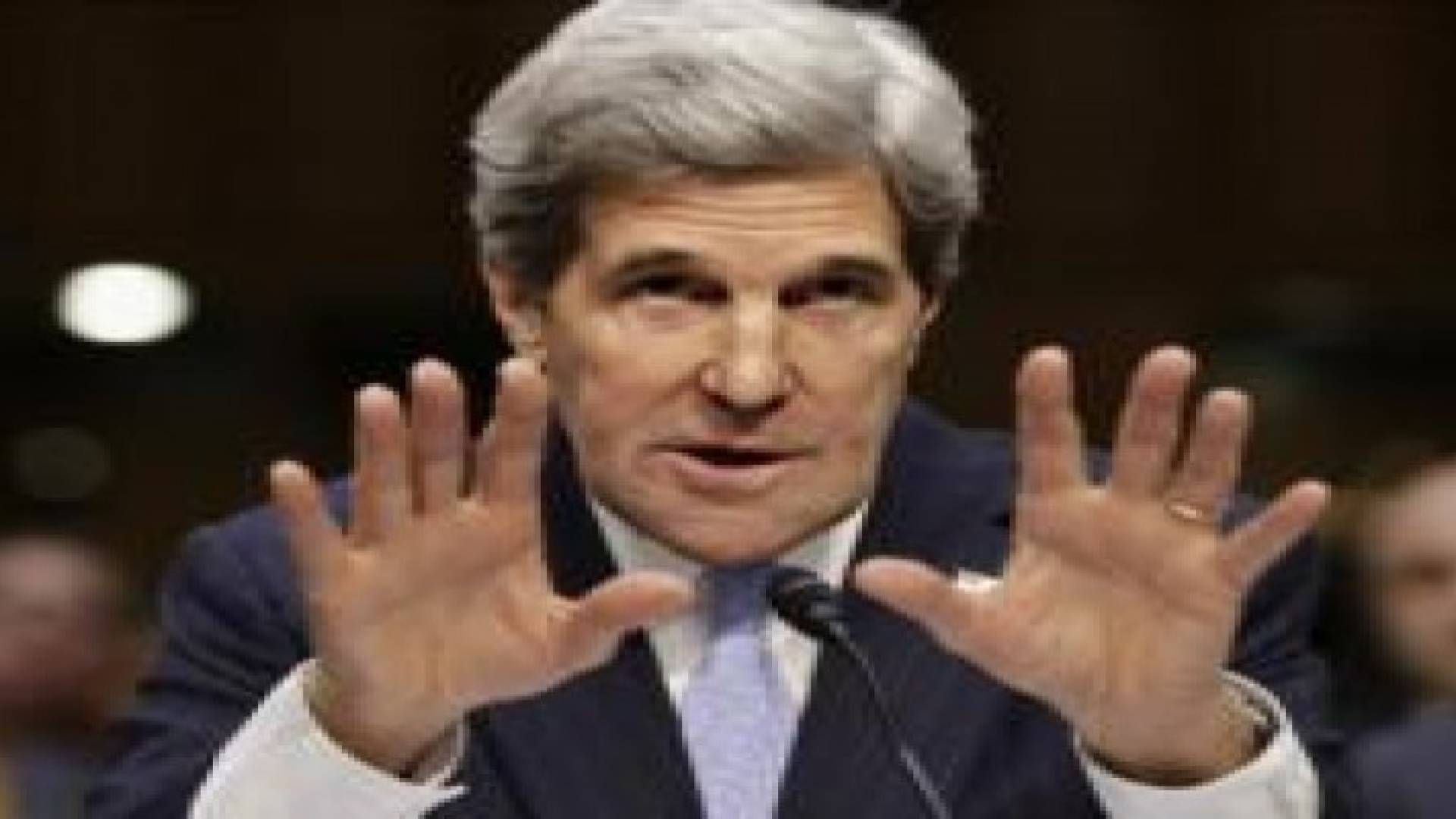 كيري يعلن قرب سفره الى المنطقة للتهدئة بين الاسرائيليين والفلسطينيين