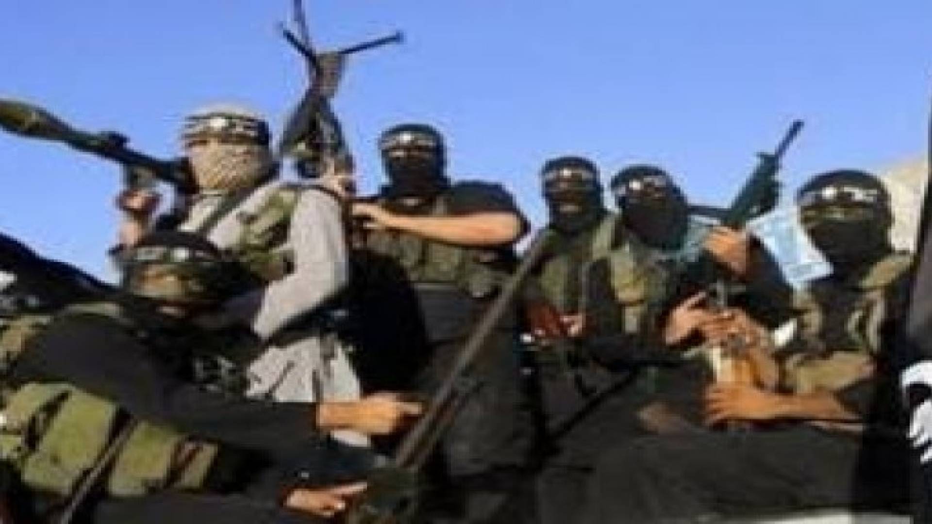 دبلوماسي إيراني: طهران تزود داعش بالسلاح بسوريا والعراق