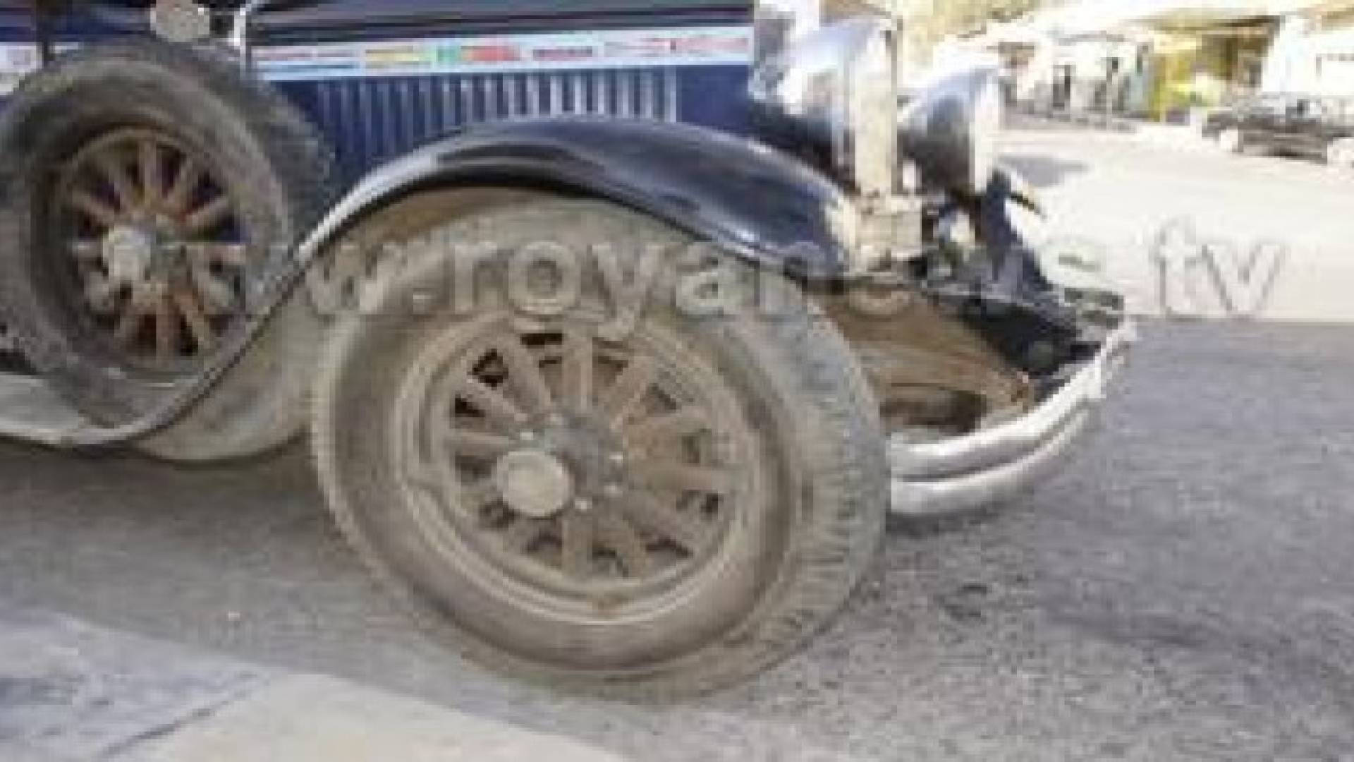 عائلة أرجنتينية تتخذ من جولة حول العالم أسلوب حياة بحيث أنجبت أبناءها الثلاثة خلال تجولها .. فيديو و