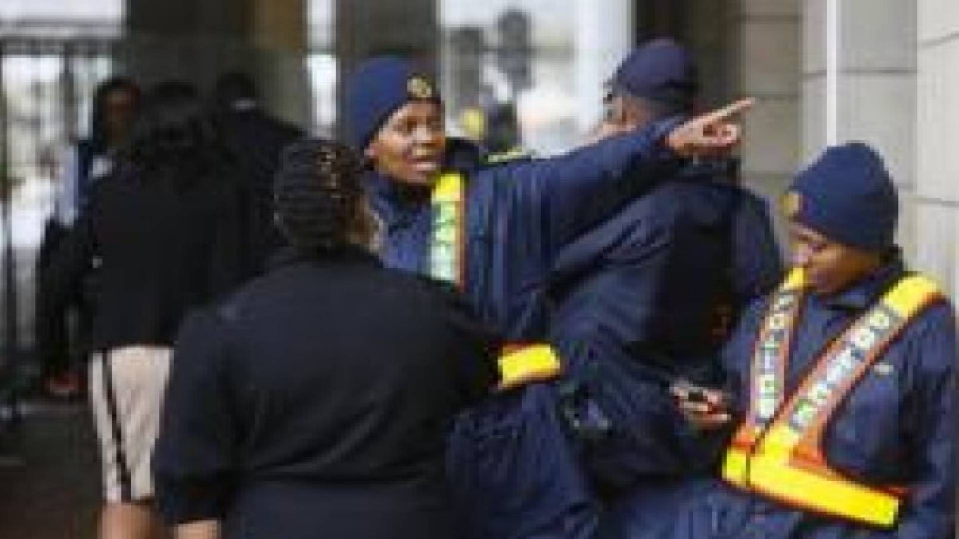 امرأة في جنوب افريقيا تحاول بيع طفل مقابل 380 دولارا