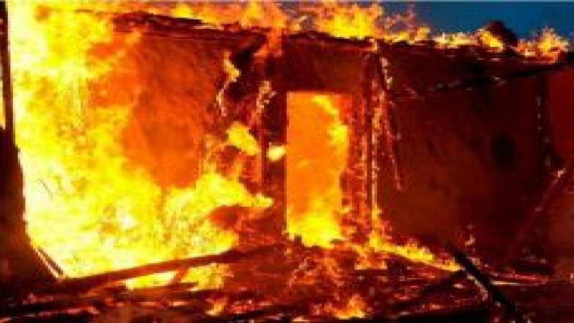 إضرام النار في 14 مسكنا يأوي لاجئين بألمانيا .. فيديو