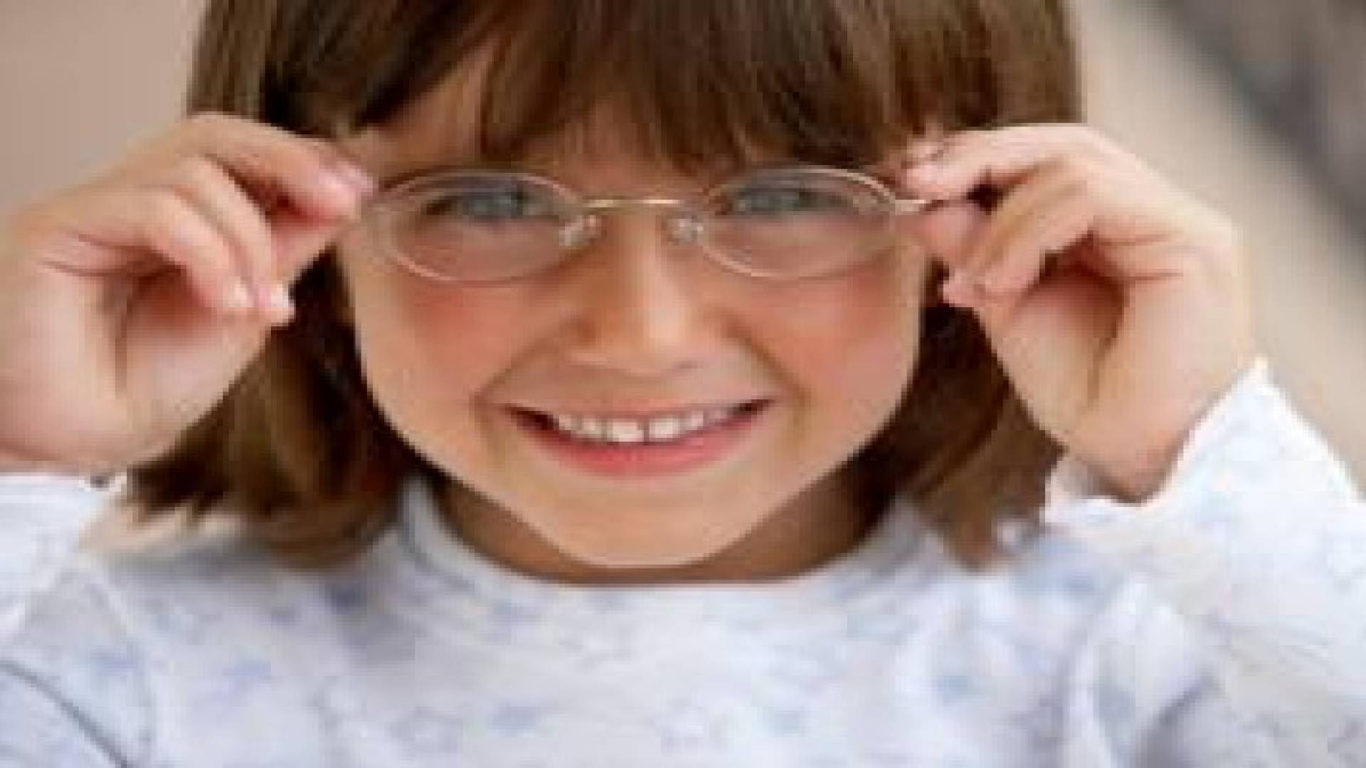 الابن البكر أكثر عرضة لقصر النظر