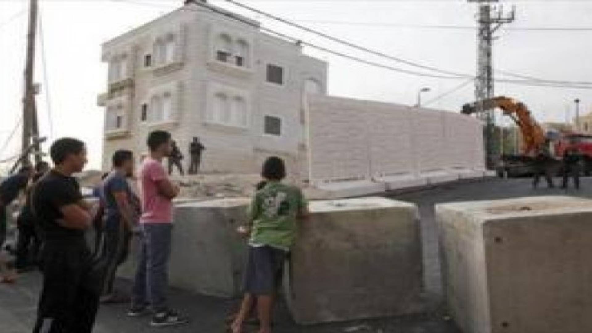 ٣٣ حاجزا تسلب الحياة في القدس