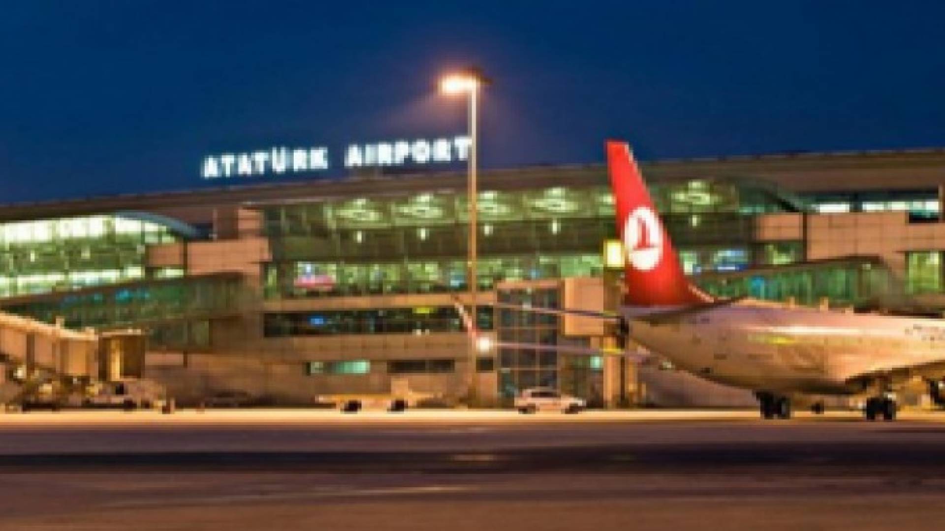 بريطانية تنتحر بمطار أسطنبول فاتتها الرحلة