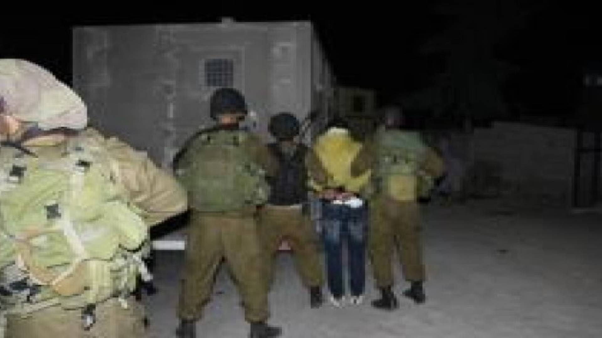 حملة اعتقالات في الضفة وإخطار بهدم منزل أسير في نابلس