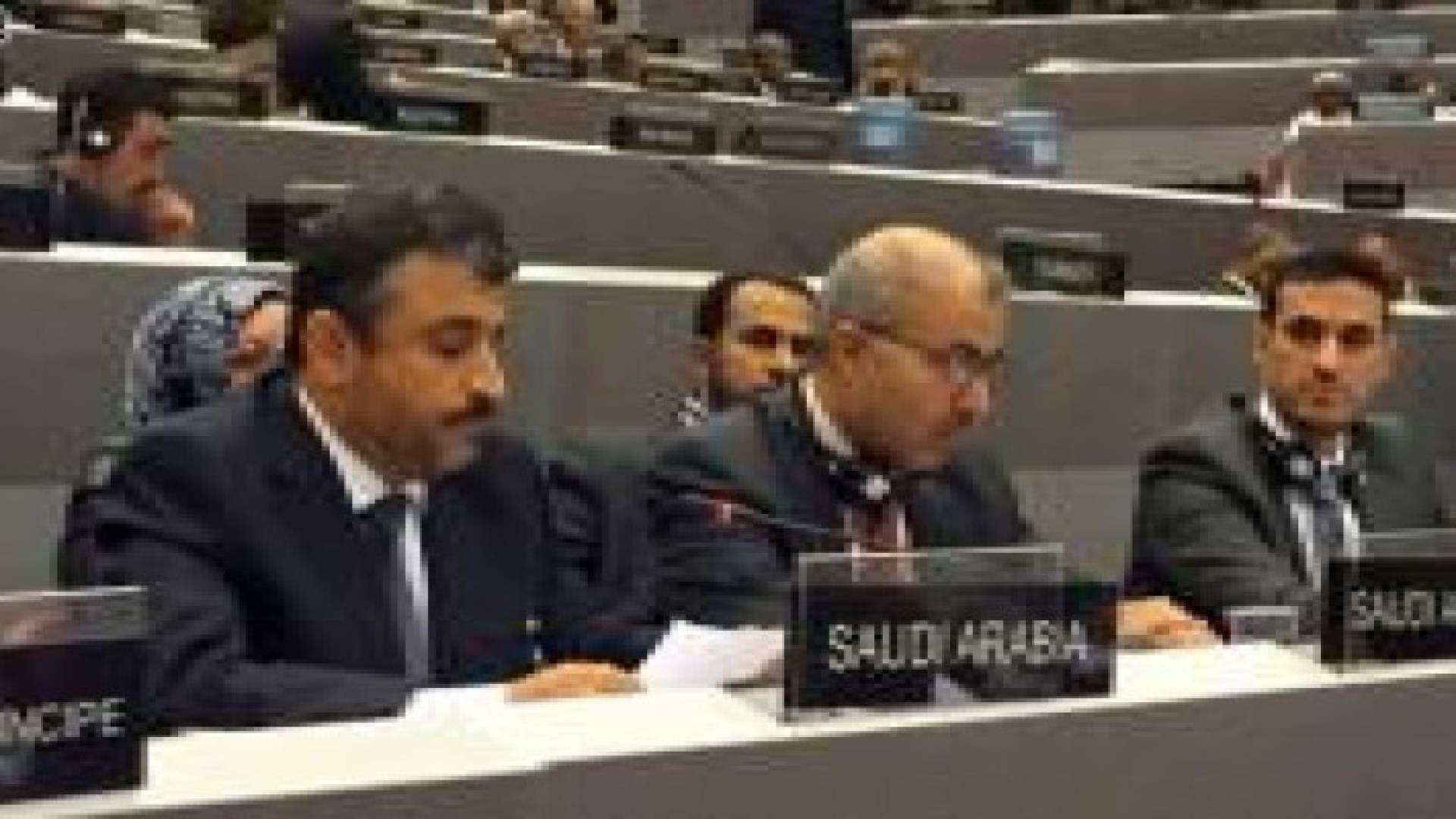 السعودية: إيران هي الدولة الوحيدة التي ارتكبت الجرائم والفوضى في مواسم الحج.. وتتاجر بآلام الضحايا