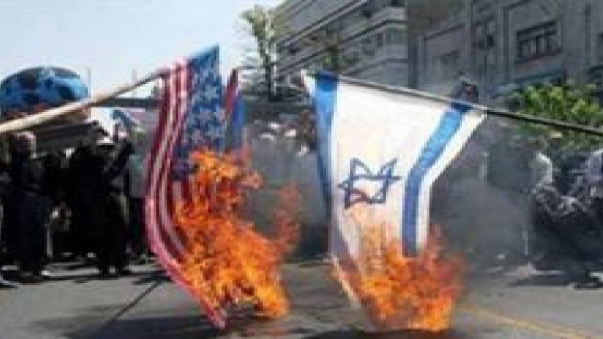 إيران تمنع حرق العلم الأمريكي في المظاهرات