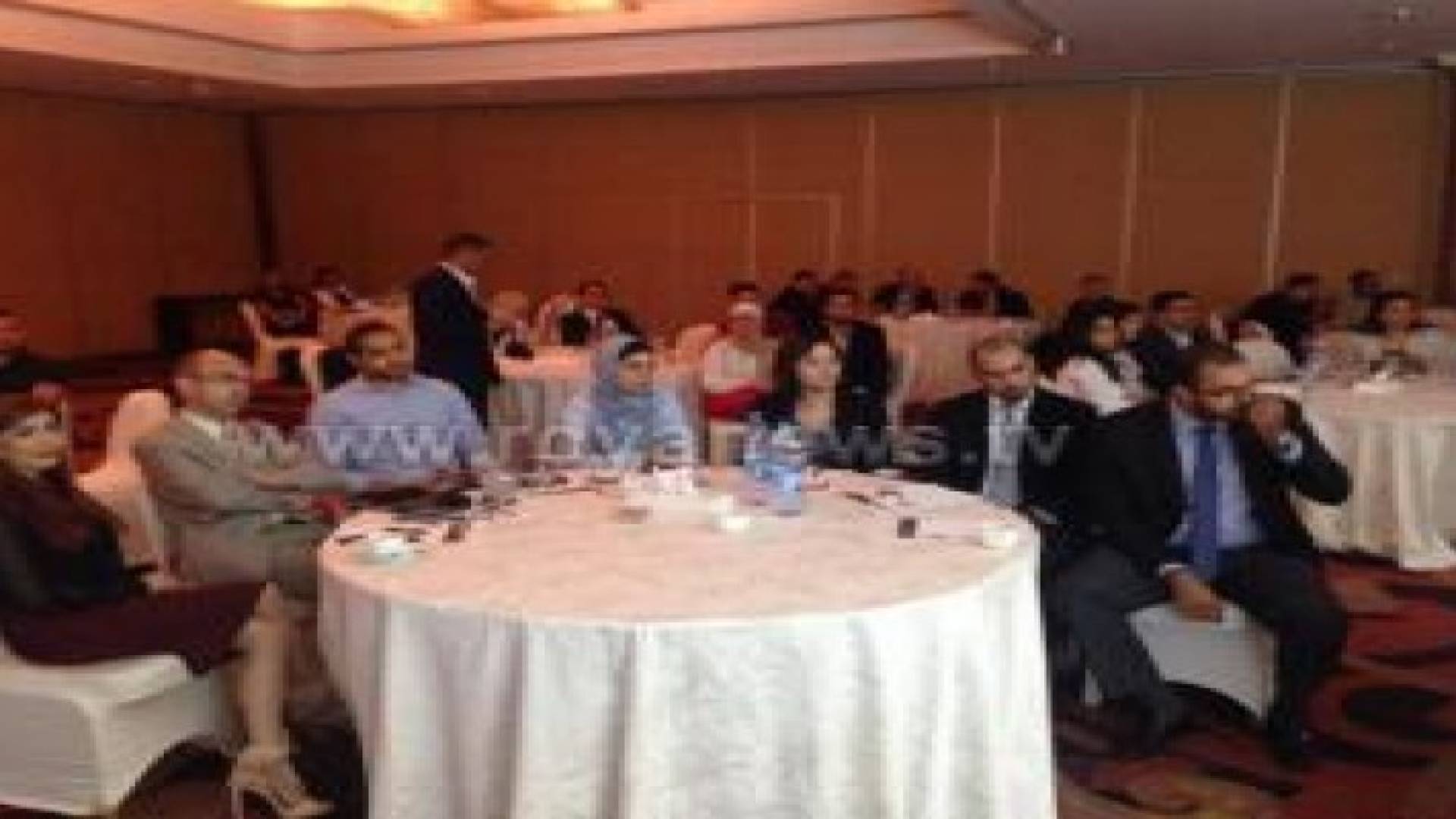 توزيع جوائز "برنامج التنافسية الأردني".. صور