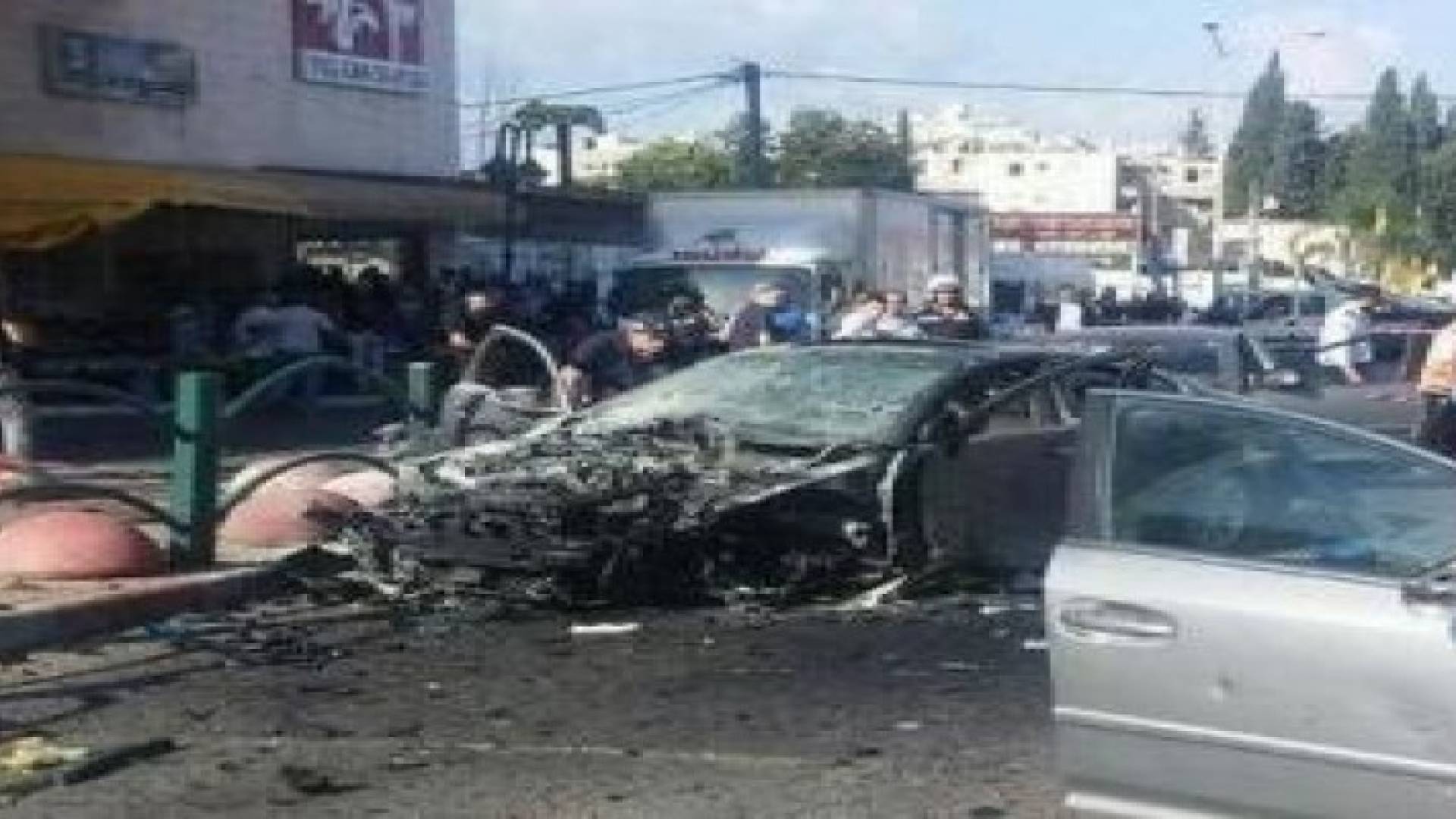 اصابة 3 مستوطنين بانفجار سيارة .. والاحتلال يدعي: الحادثة جنائية