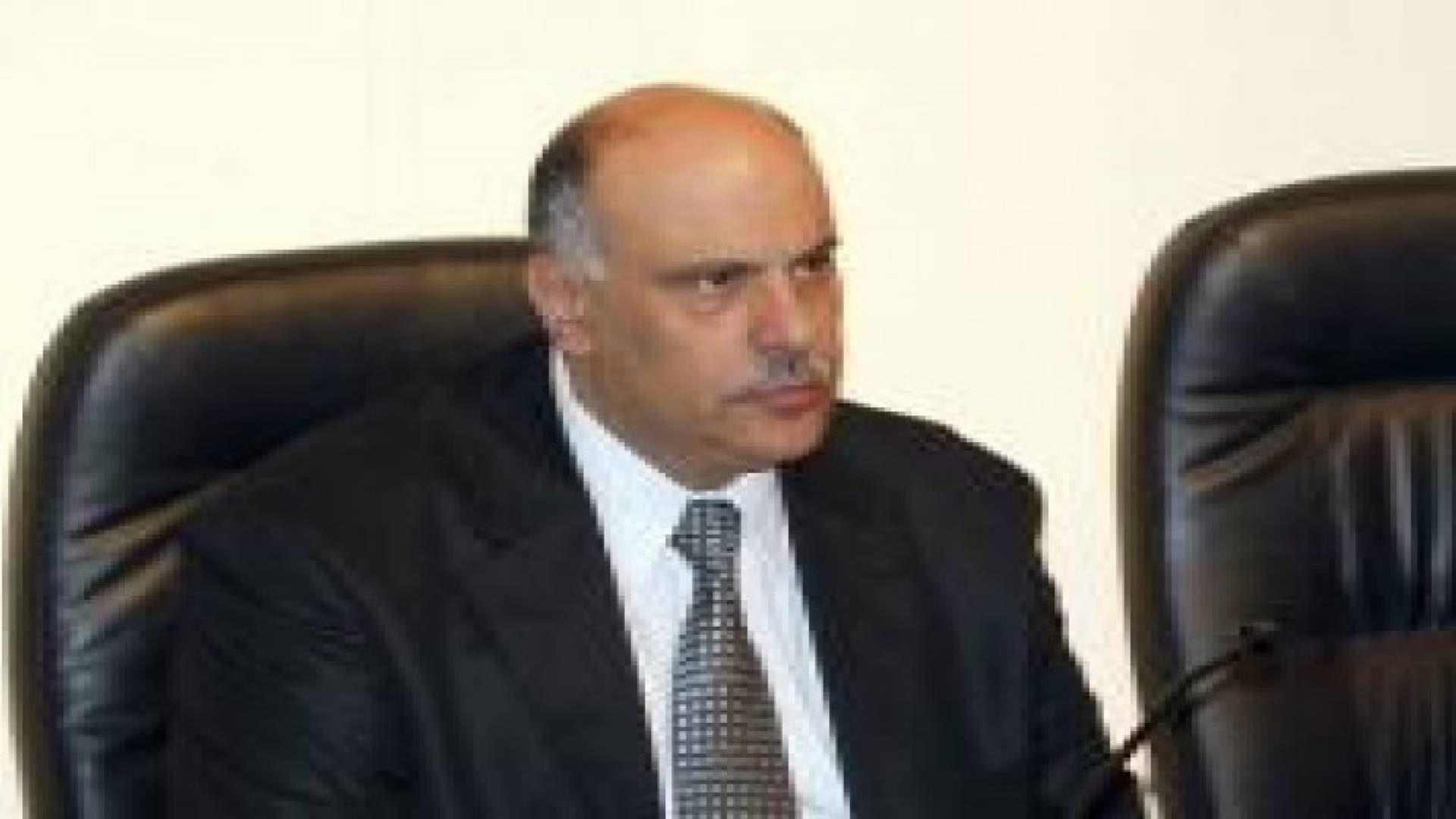 ديوان الخدمة المدنية يطلق جائزة الموظف المثالي لعام 2015