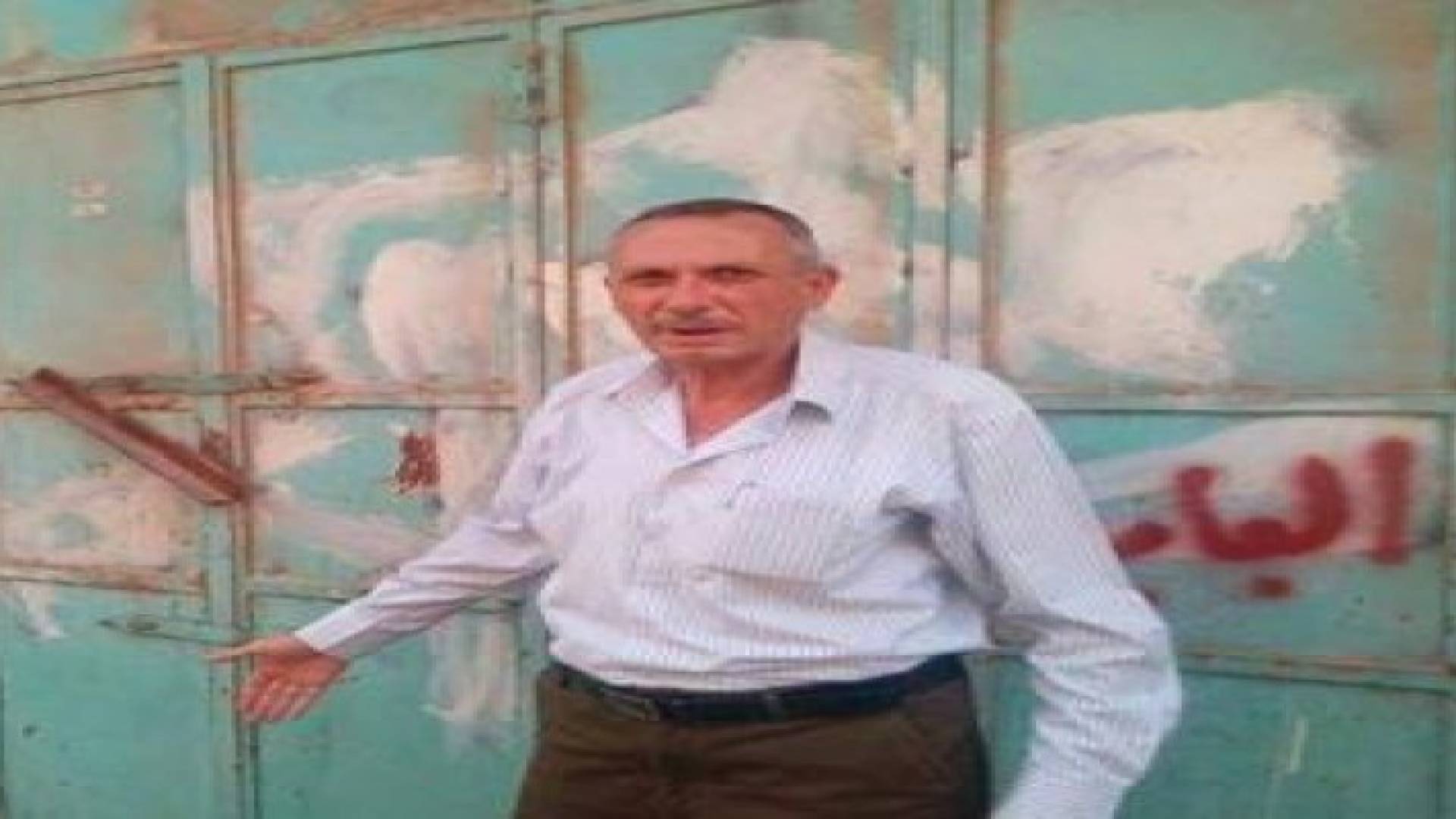 استشهاد مسن فلسطيني جراء استنشاقه غاز الاحتلال وسط الخليل