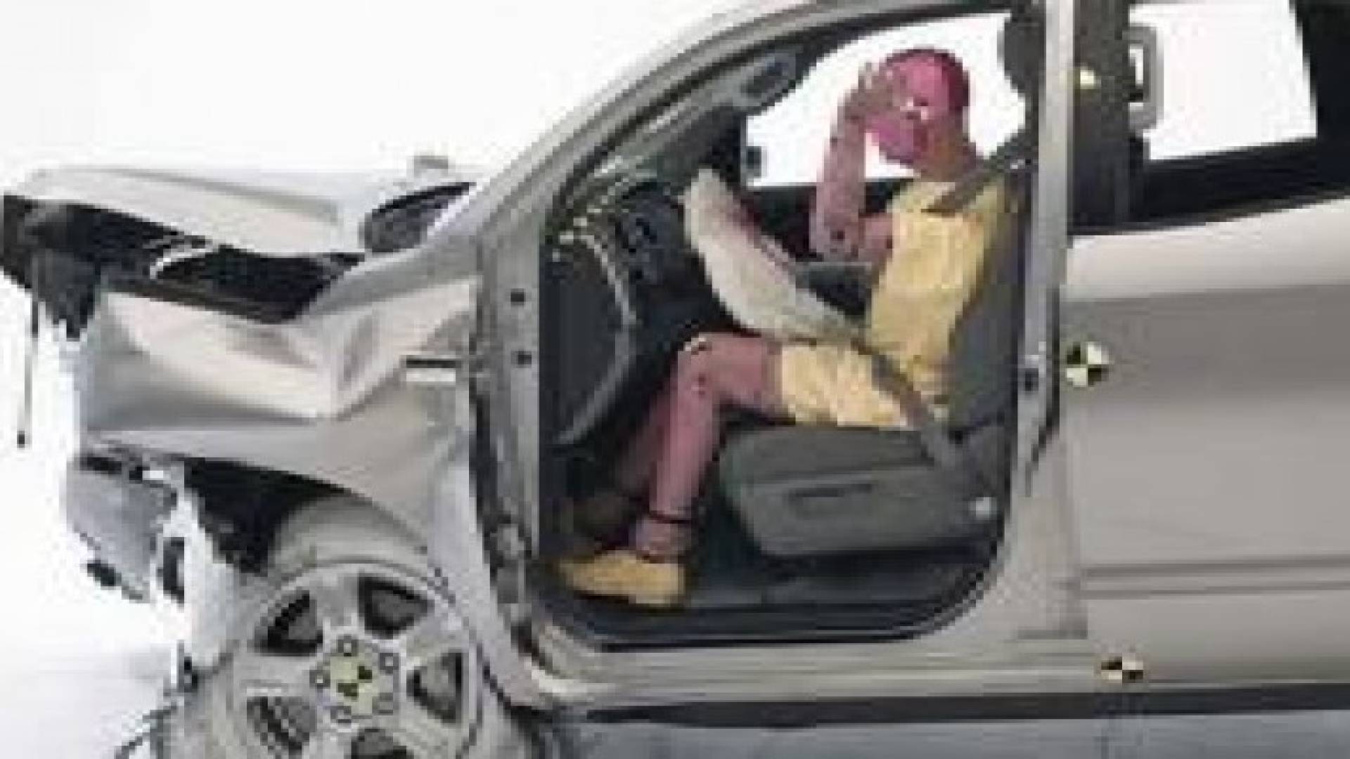 80 % من المركبات المباعة في العالم لا تحتوي معايير السلامة