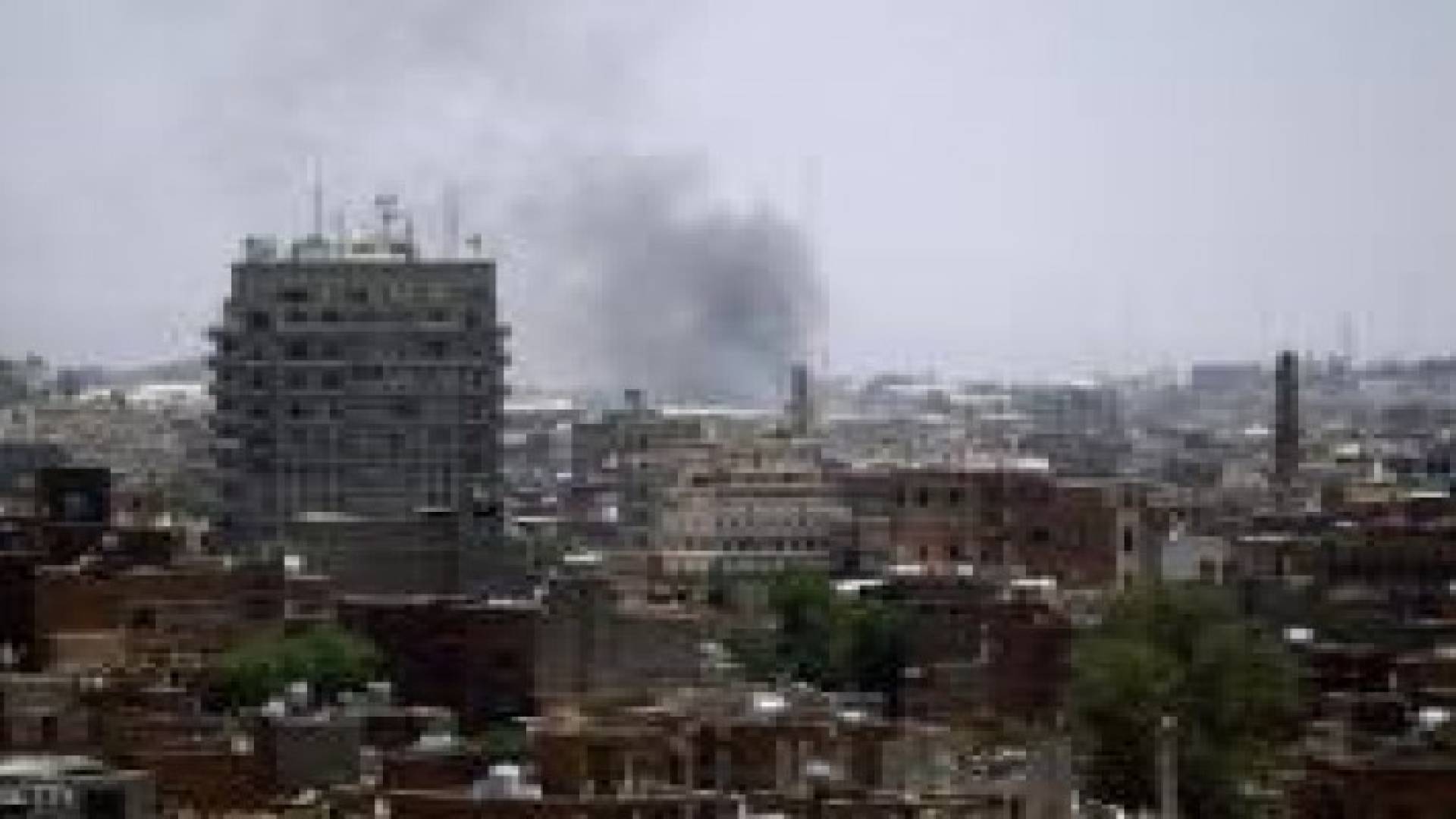 مقتل وإصابة عشرات المدنيين في قصف للمتمردين على تعز