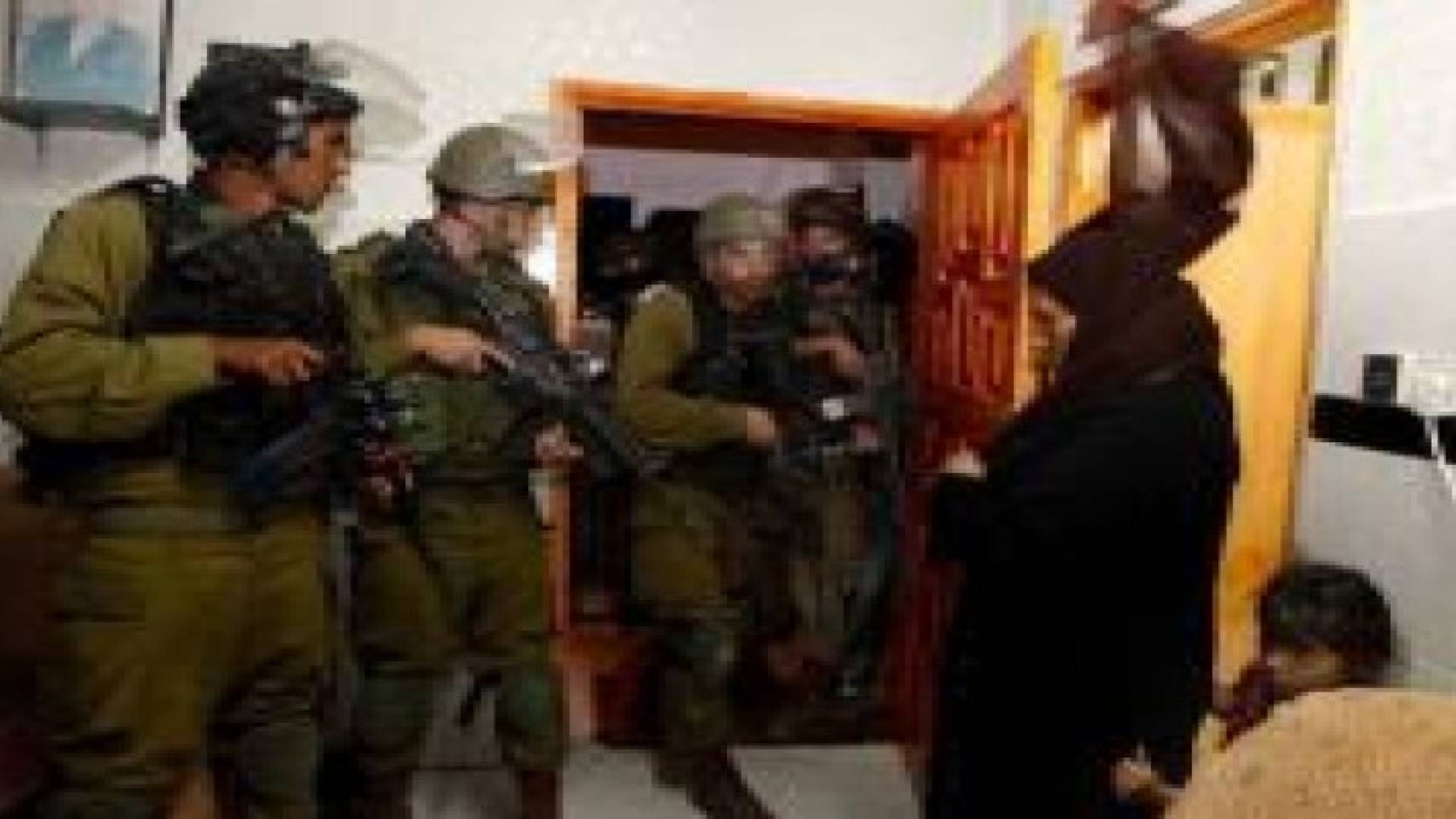 اعتقال العشرات بـ"ليلة ساخنة" بالضفة والقدس