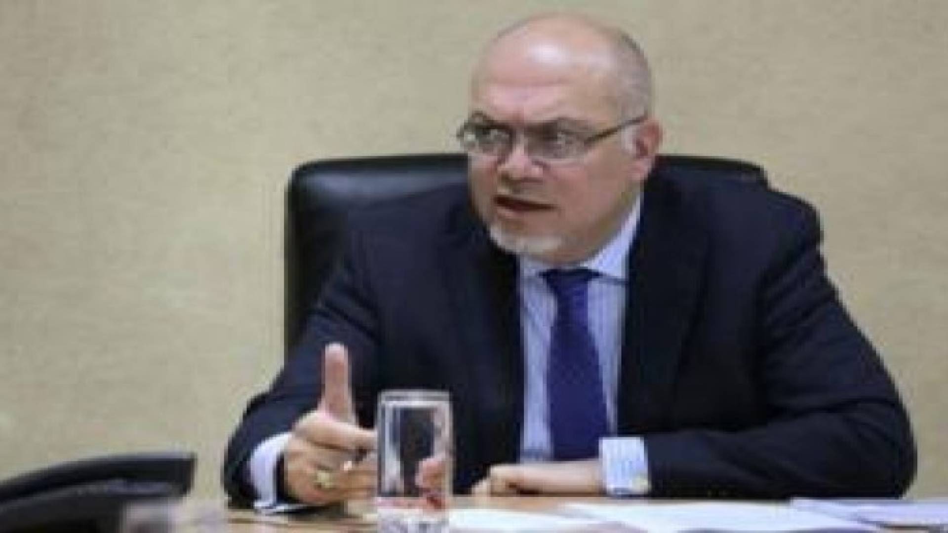 وزير الاشغال يتفقد مشاريع المدارس في لواء الجيزة