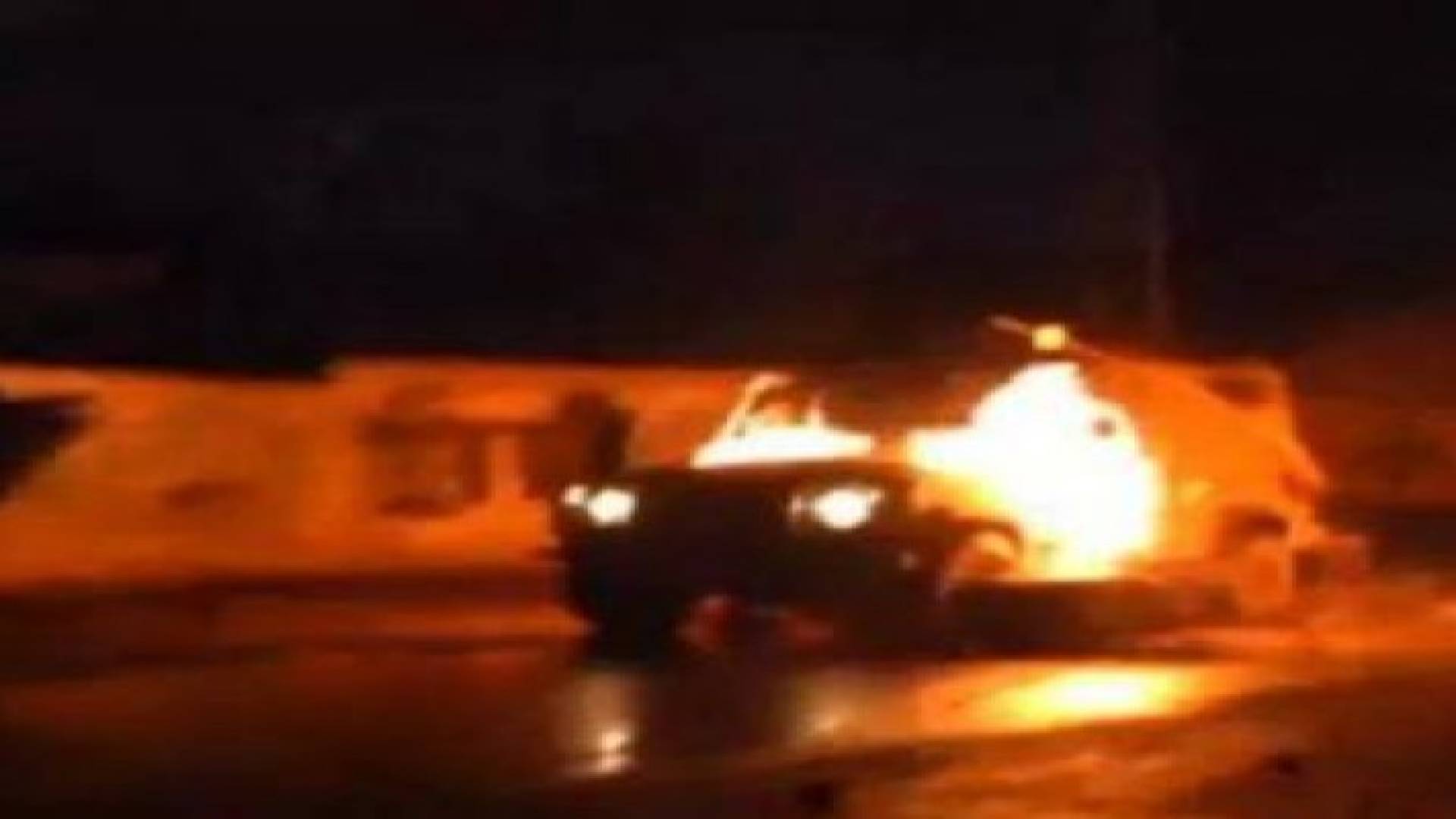 اشتعال النار بجيب إسرائيلي تعرض لحارقة جنوب نابلس