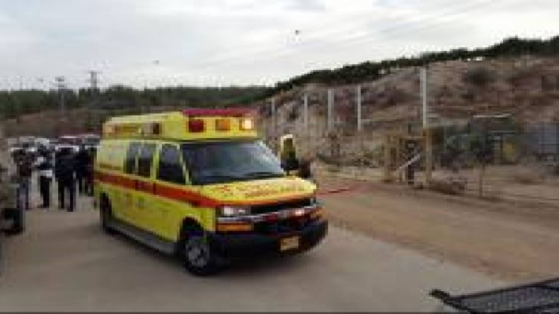 إصابة مزارع فلسطيني برصاص الاحتلال قرب بيت لحم بحجة طعنه جنديا إسرائيليا