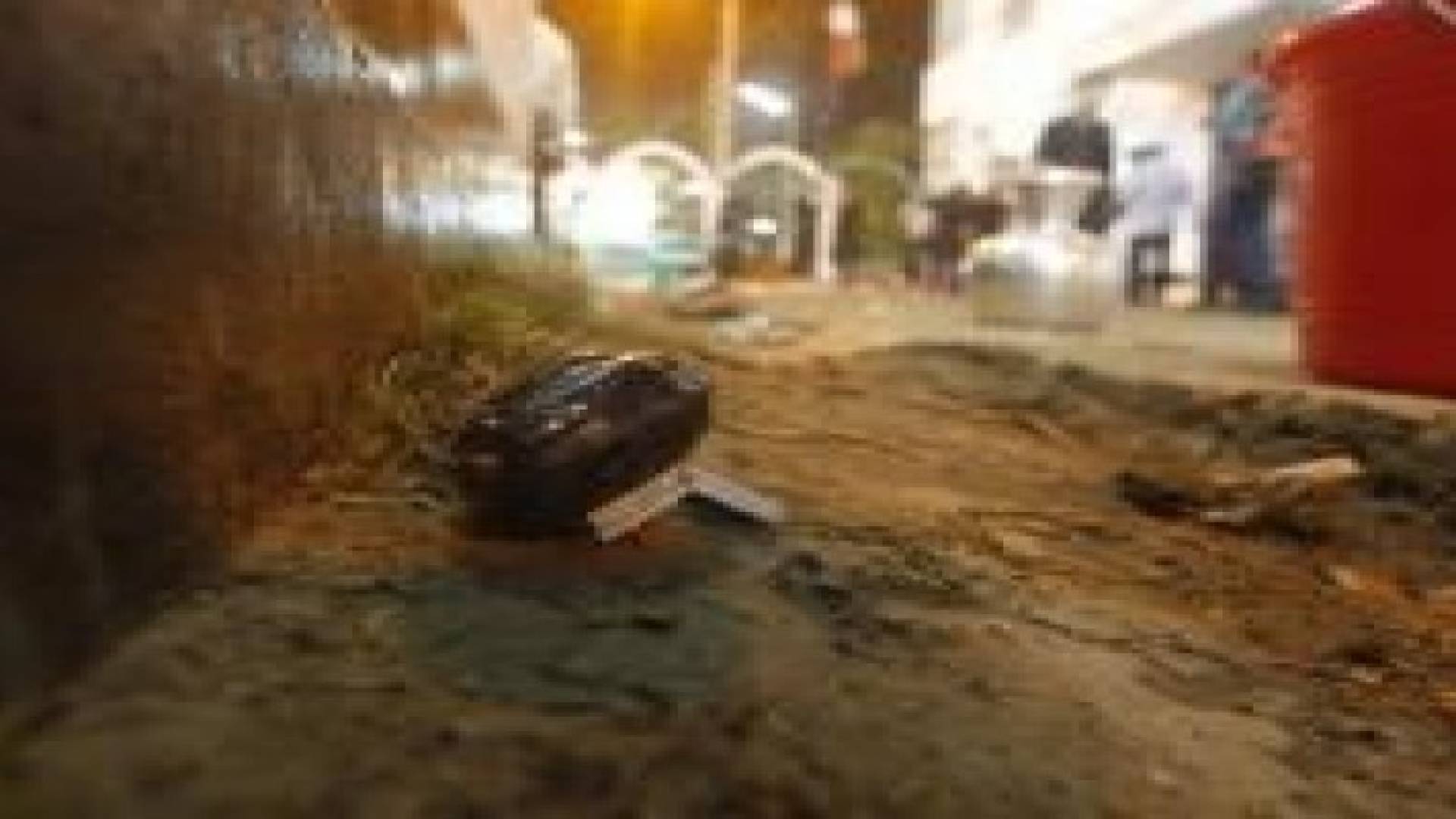 مقتل طفل وإصابة العشرات بتفجير حسينية في بنغلاديش .. فيديو