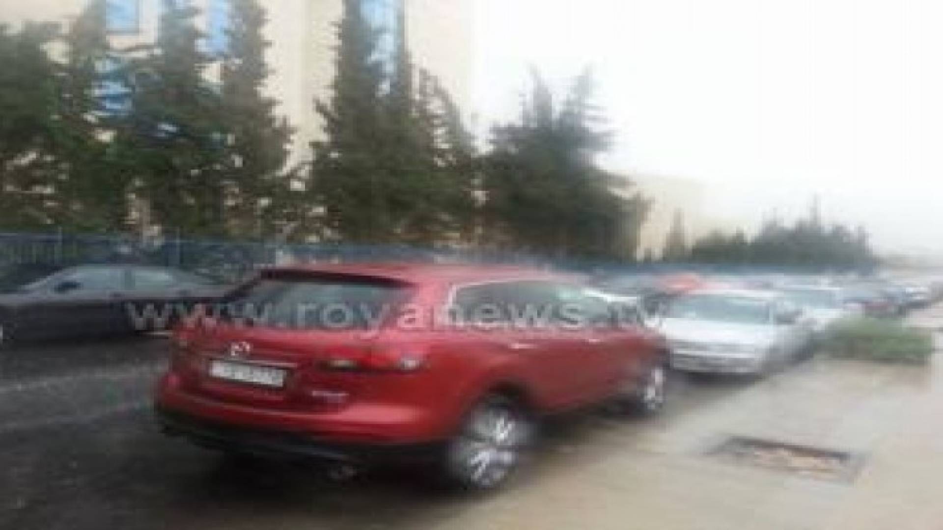 شاهد بالصور: بدء تساقط الامطار بغزارة في العاصمة عمان