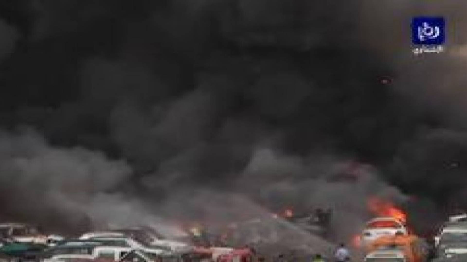 وزراء الداخلية والاعلام والصحة يعودون مصابي حريق جمرك عمان