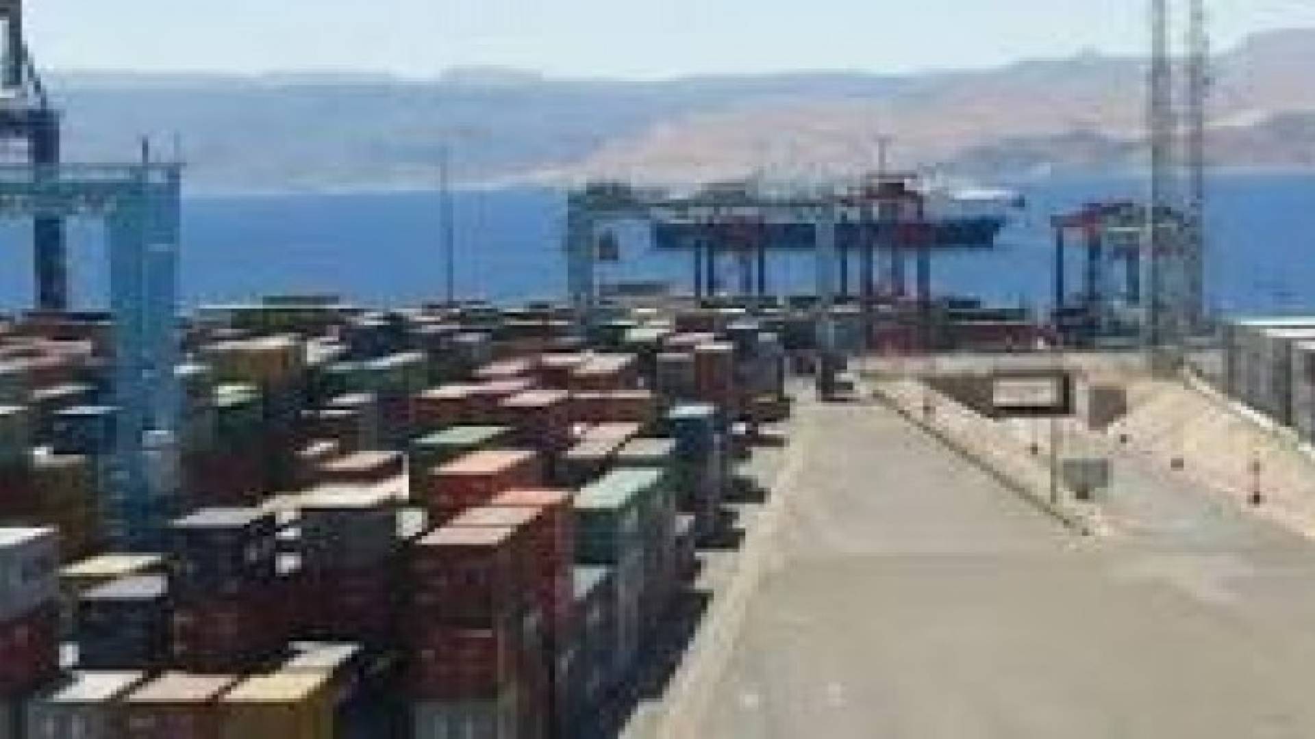 الافراج عن 15 عاملا من شركة مقاولات في " حاويات العقبة"