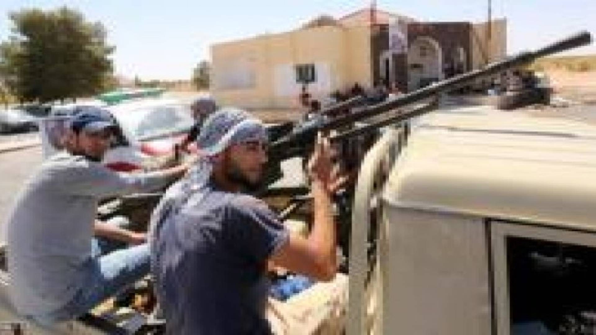 مقتل قياديين من "فجر ليبيا" بسقوط طائرة غرب ليبيا