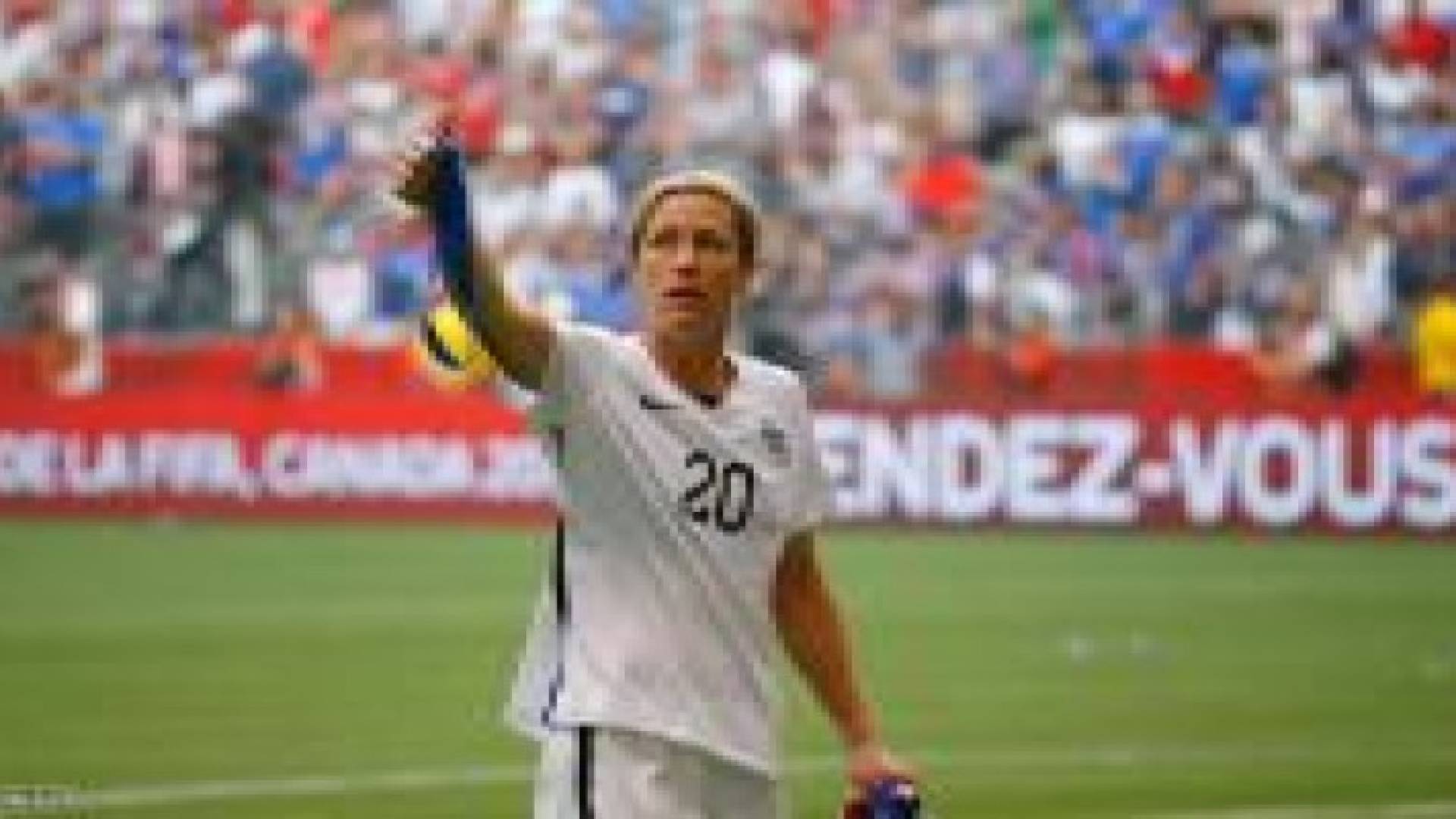 اللاعبة التي "تفوقت" على الرجال تعلن اعتزالها