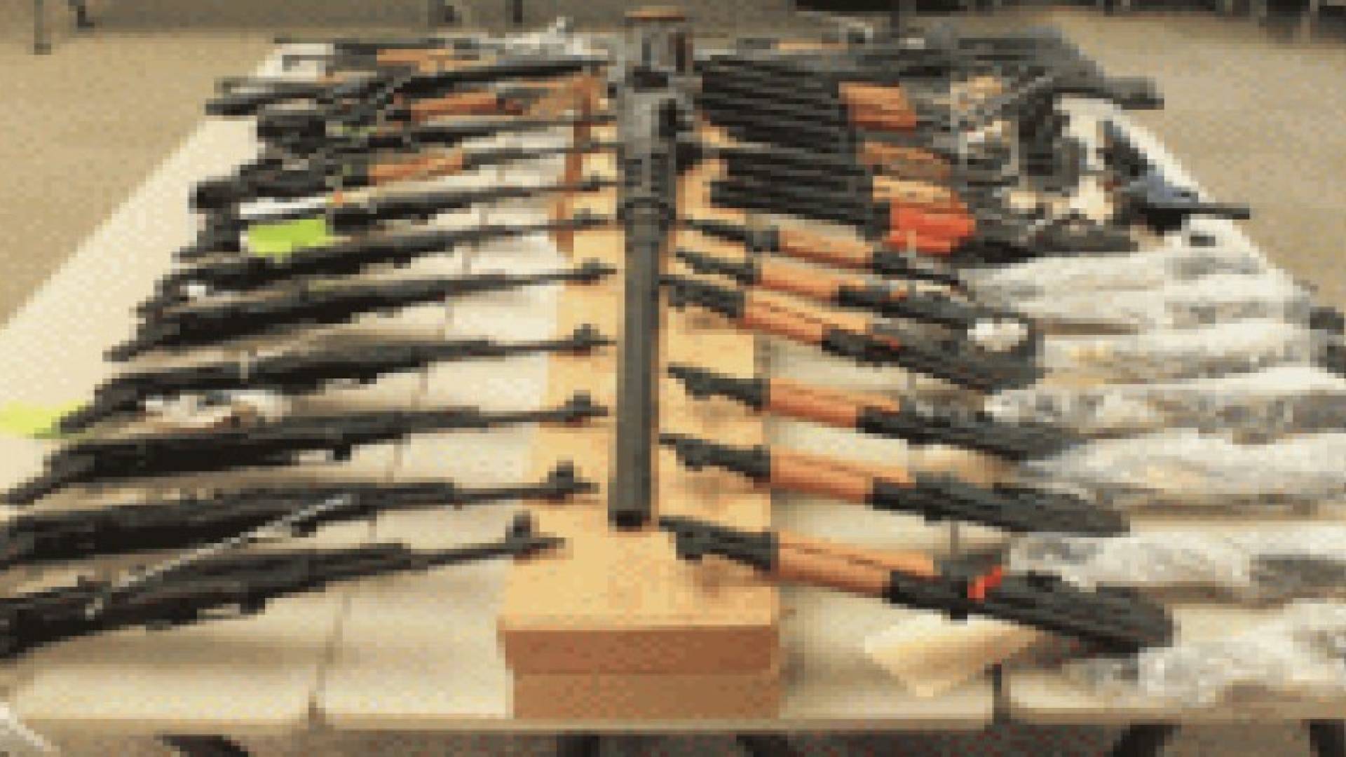 ضبط مخبأين للأسلحة والعبوات الناسفة في بغداد