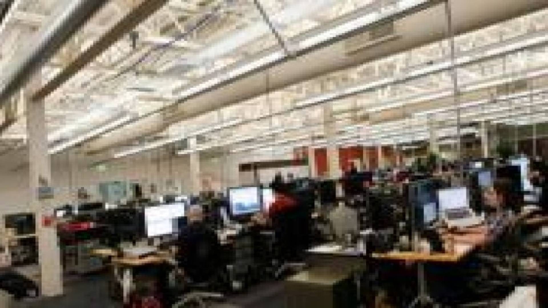 فيسبوك.. لماذا منح موظفيه خدمة إنترنت بطيئة؟