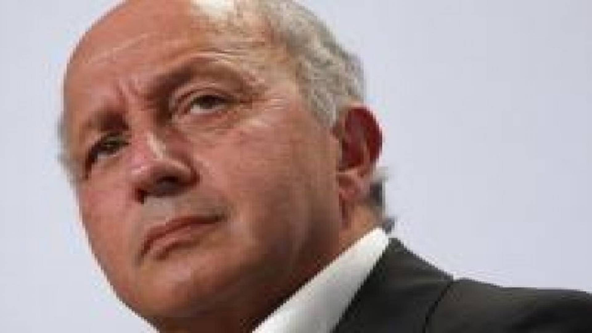 الولايات المتحدة تعتقل نجل وزير الخارجية الفرنسي لاستخدامه شيكات دون رصيد