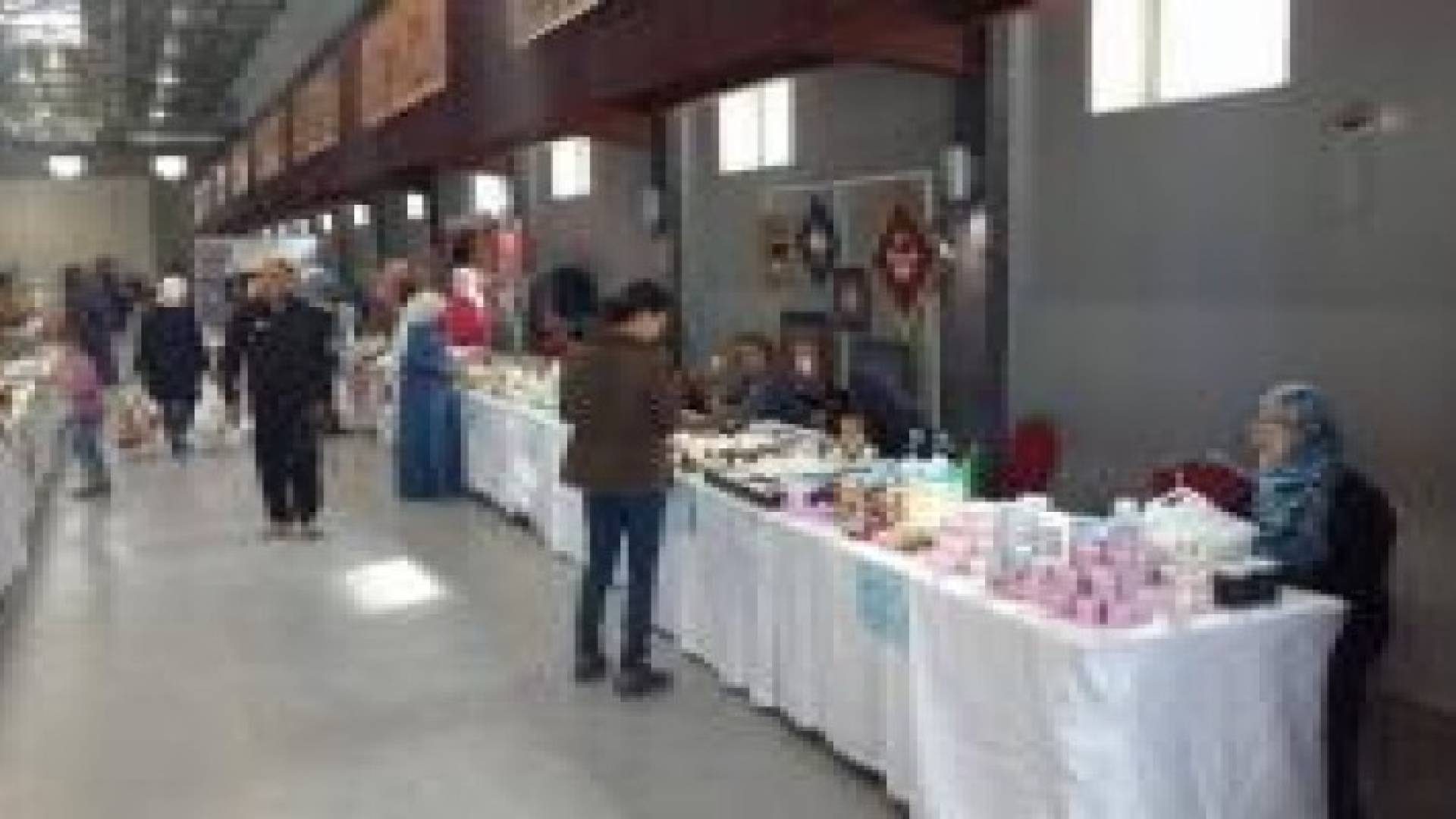 وزارة العمل تفتتح معرض المنتجات السادس للسيدات