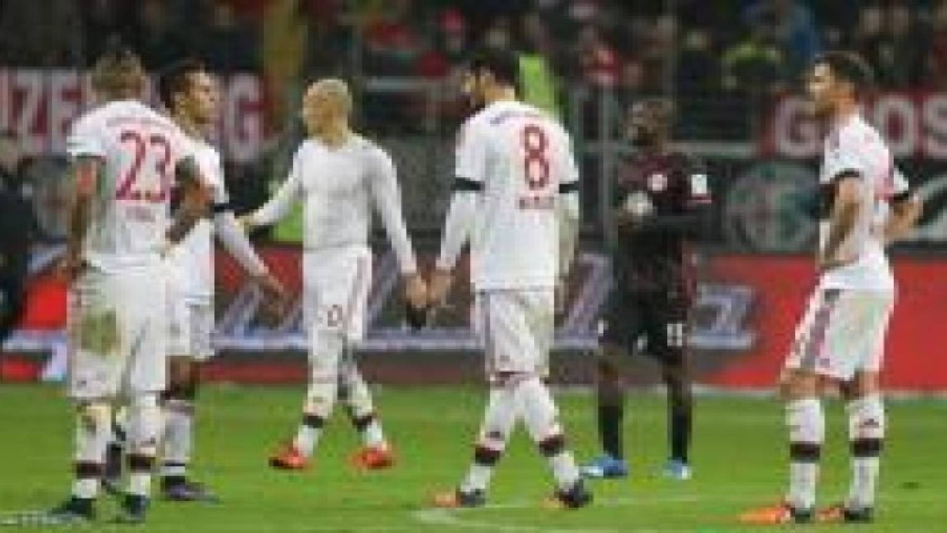 فرانكفورت يوقف قطار بايرن ميونخ في البوندسليغا