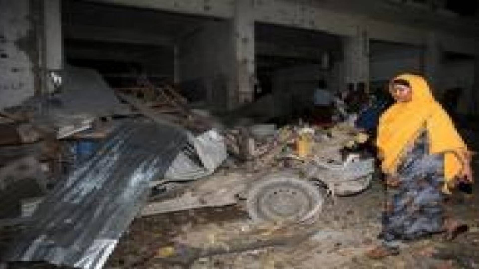 مقتل شخصين بانفجار في فندق أعقبه إطلاق نار في مقديشو