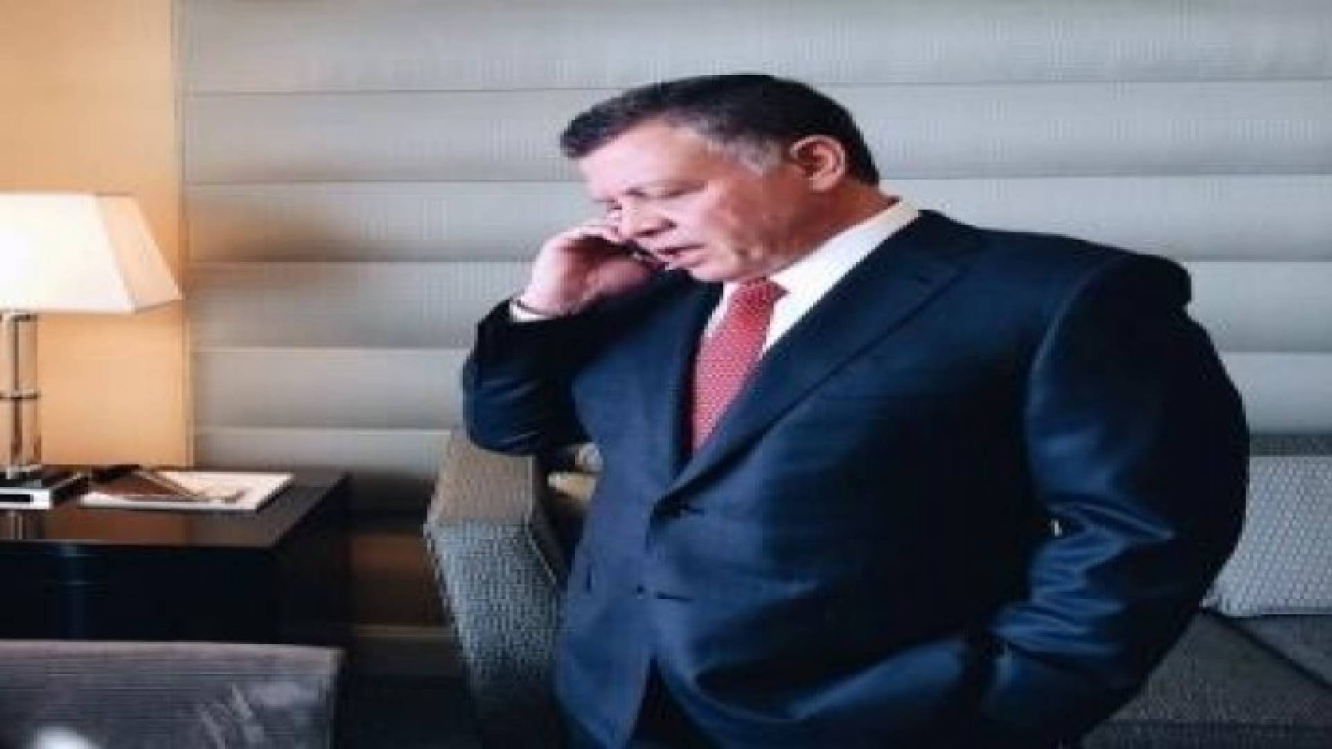 الملك وخادم الحرمين يبحثان هاتفيا العلاقات بين البلدين