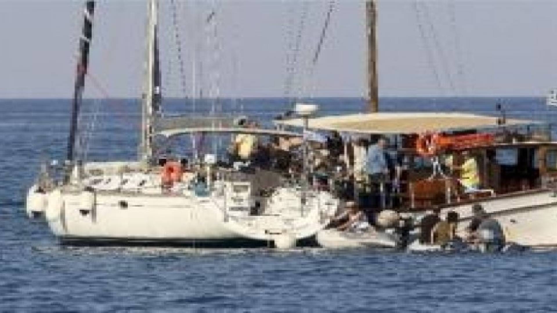 قوافل سفن دولية تضم نساء فقط إلى قطاع غزة