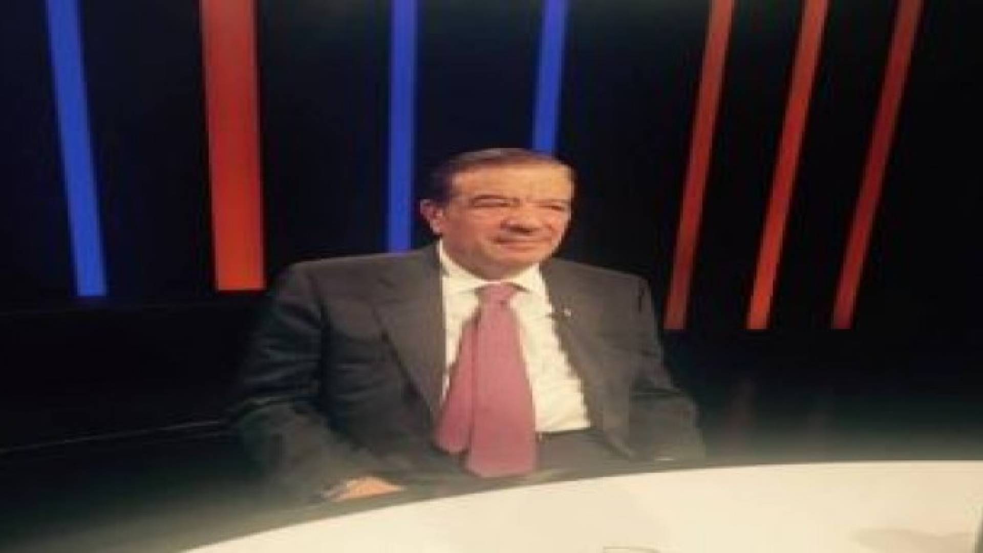 الدغمي: هناك "حيتان" يقفون خلف نواب .. ويدعموهم بـ "المال الأسود"