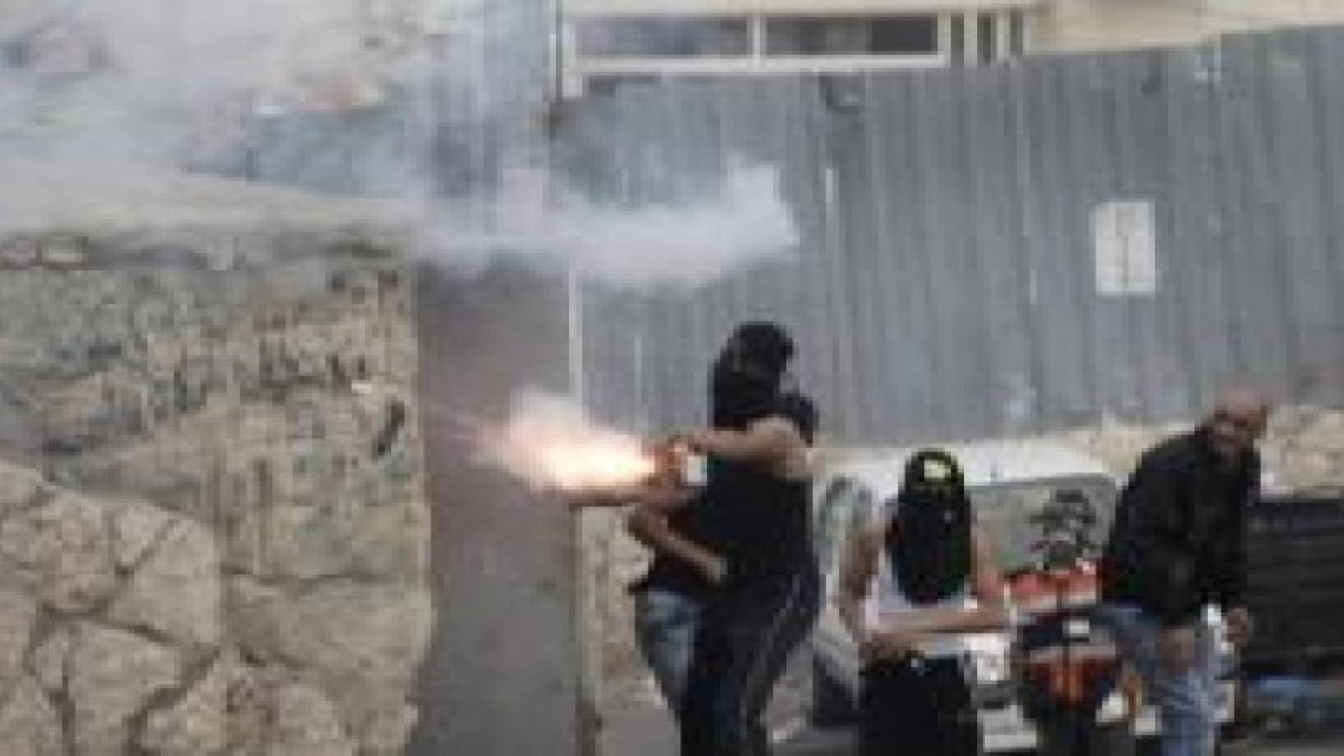 الاحتلال يمنع الفلسطينيين من استيراد الألعاب النارية