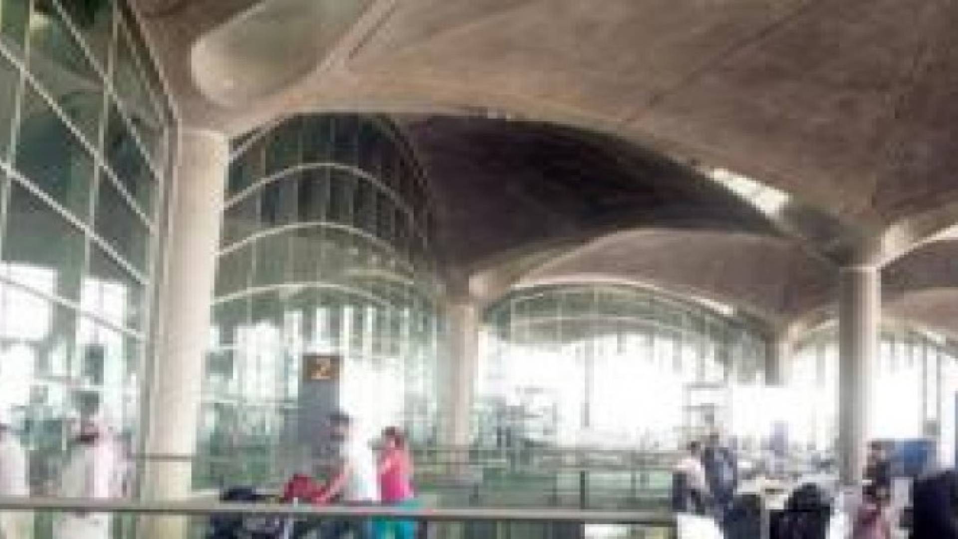 مجموعة المطار: لا رسوم على عربات نقل الأمتعة